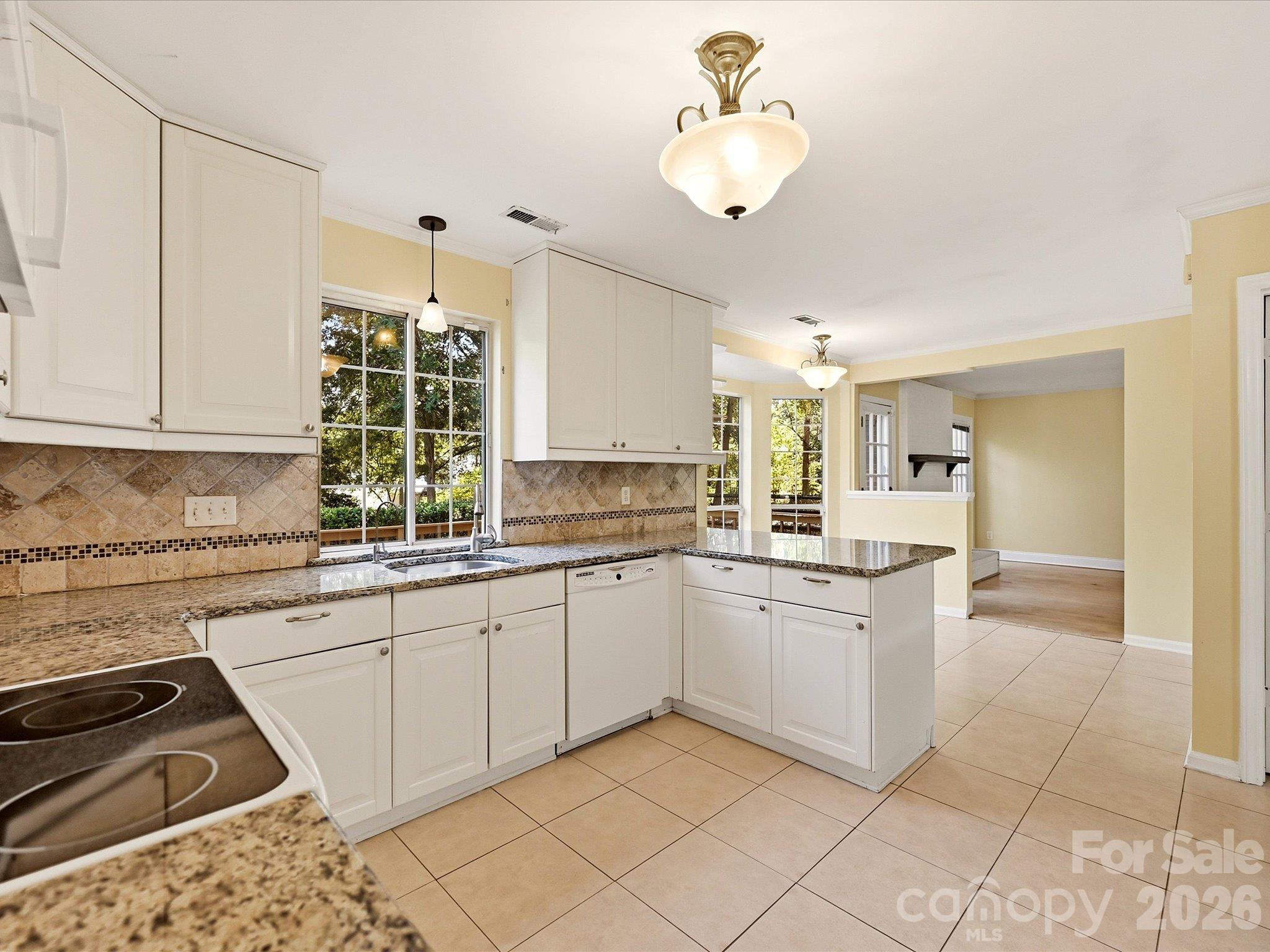 8614 Golf Ridge Drive Property Photo 10
