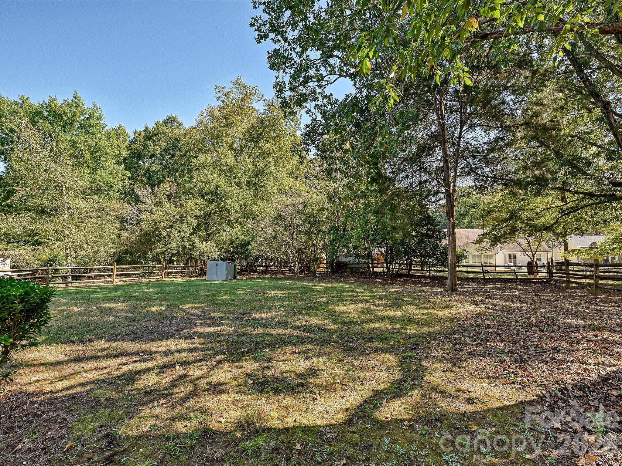 8614 Golf Ridge Drive Property Photo 27