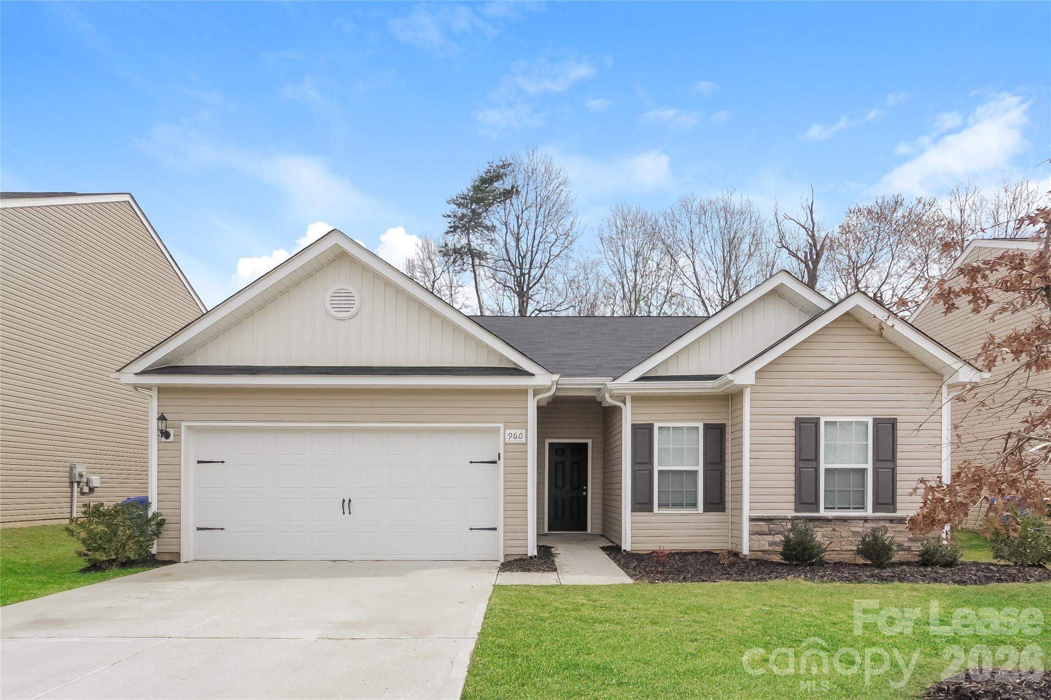 960 Joselynn Drive Property Photo 1