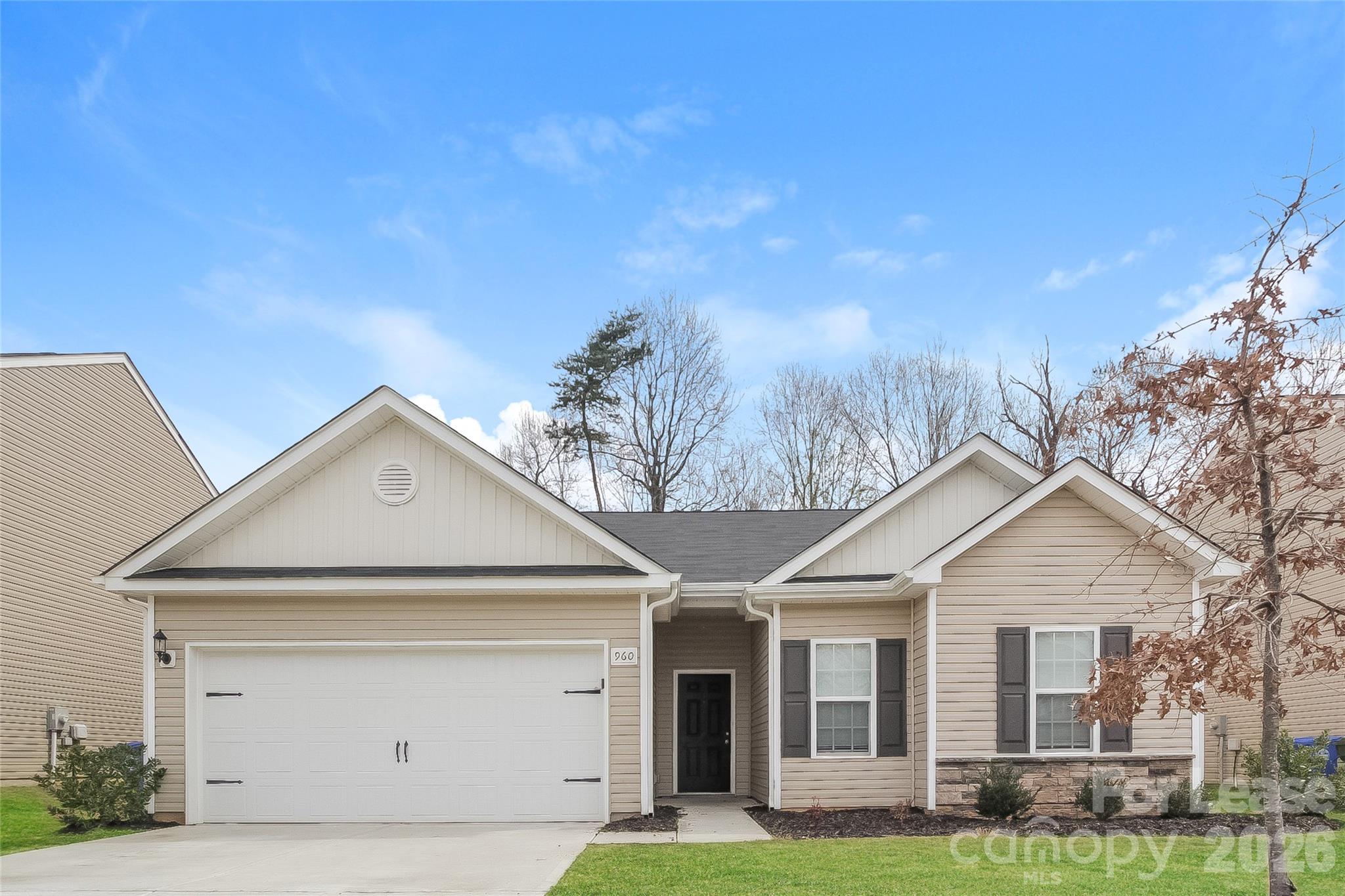 960 Joselynn Drive Property Photo 2