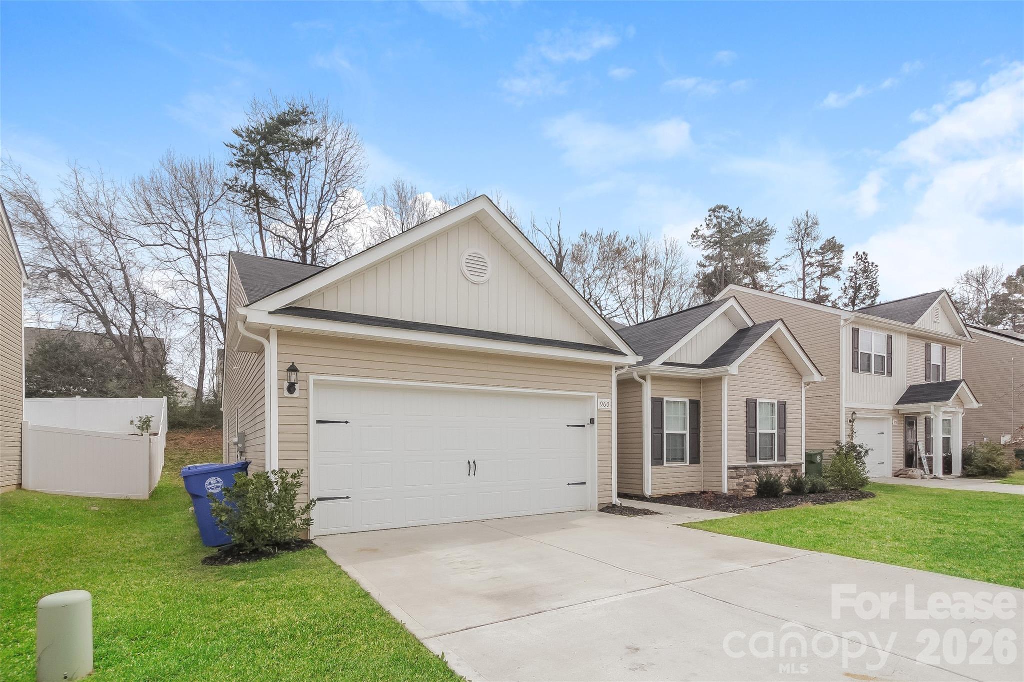 960 Joselynn Drive Property Photo 3