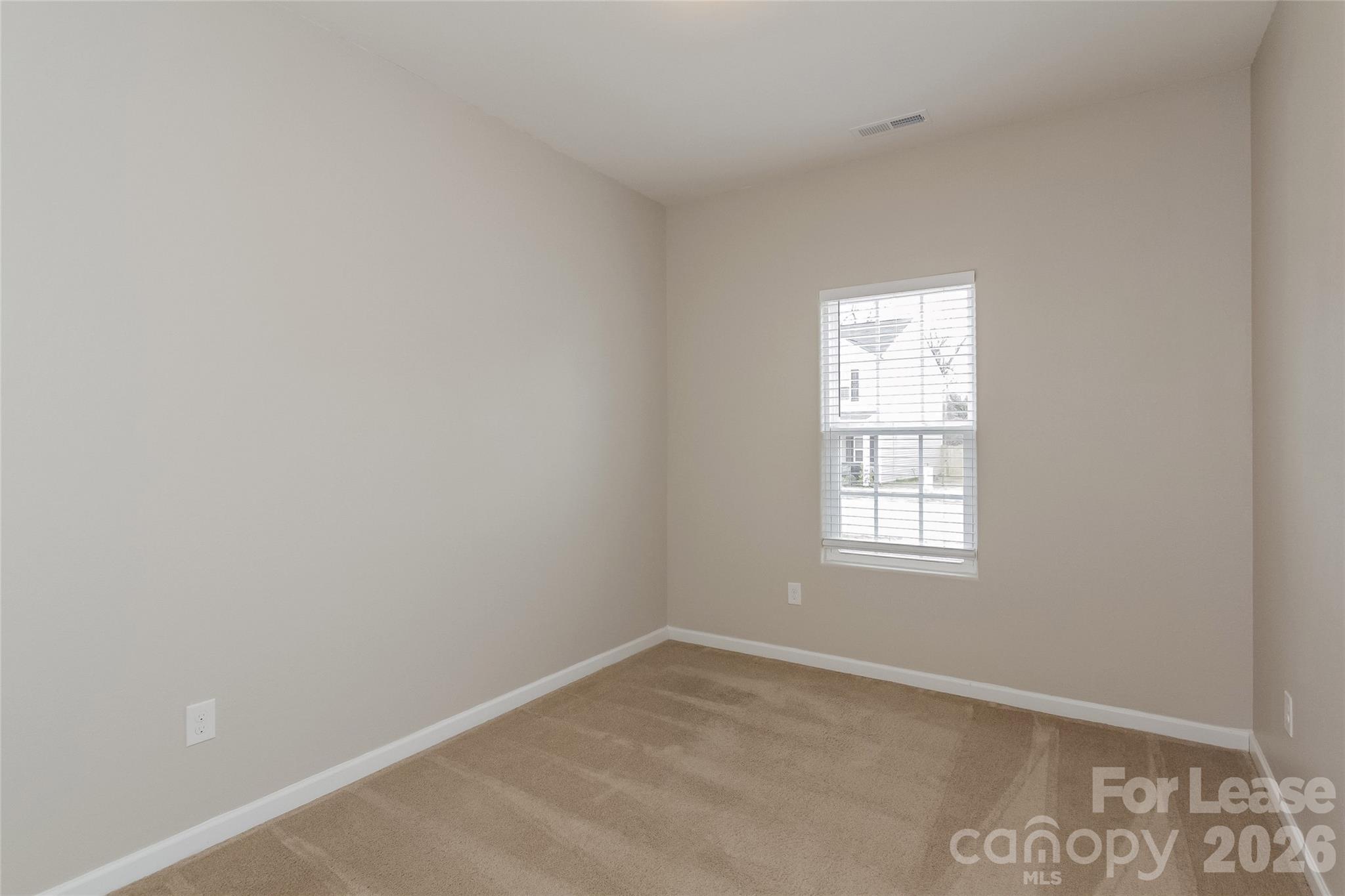 960 Joselynn Drive Property Photo 8