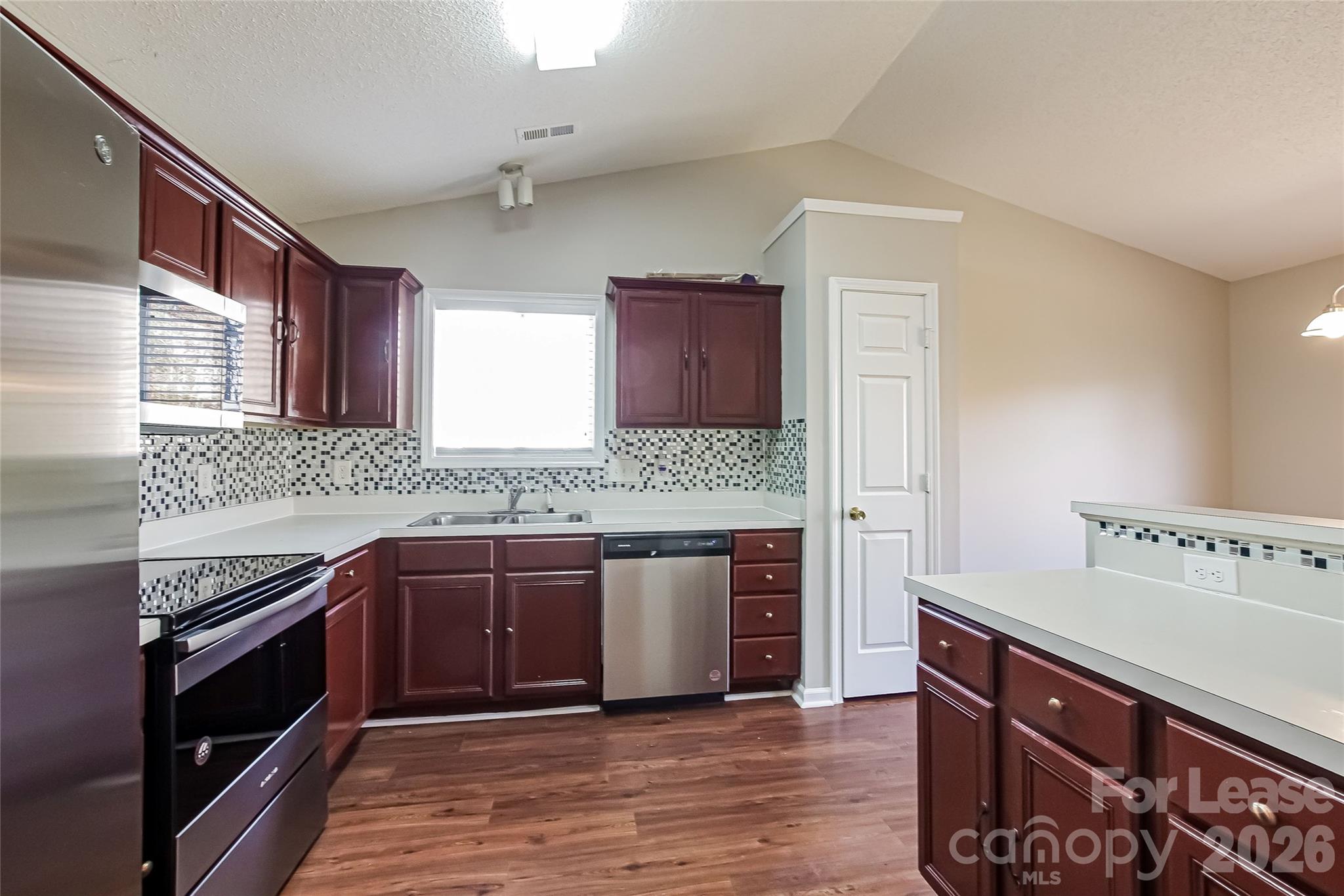 1012 Missouri River Lane Property Photo 2