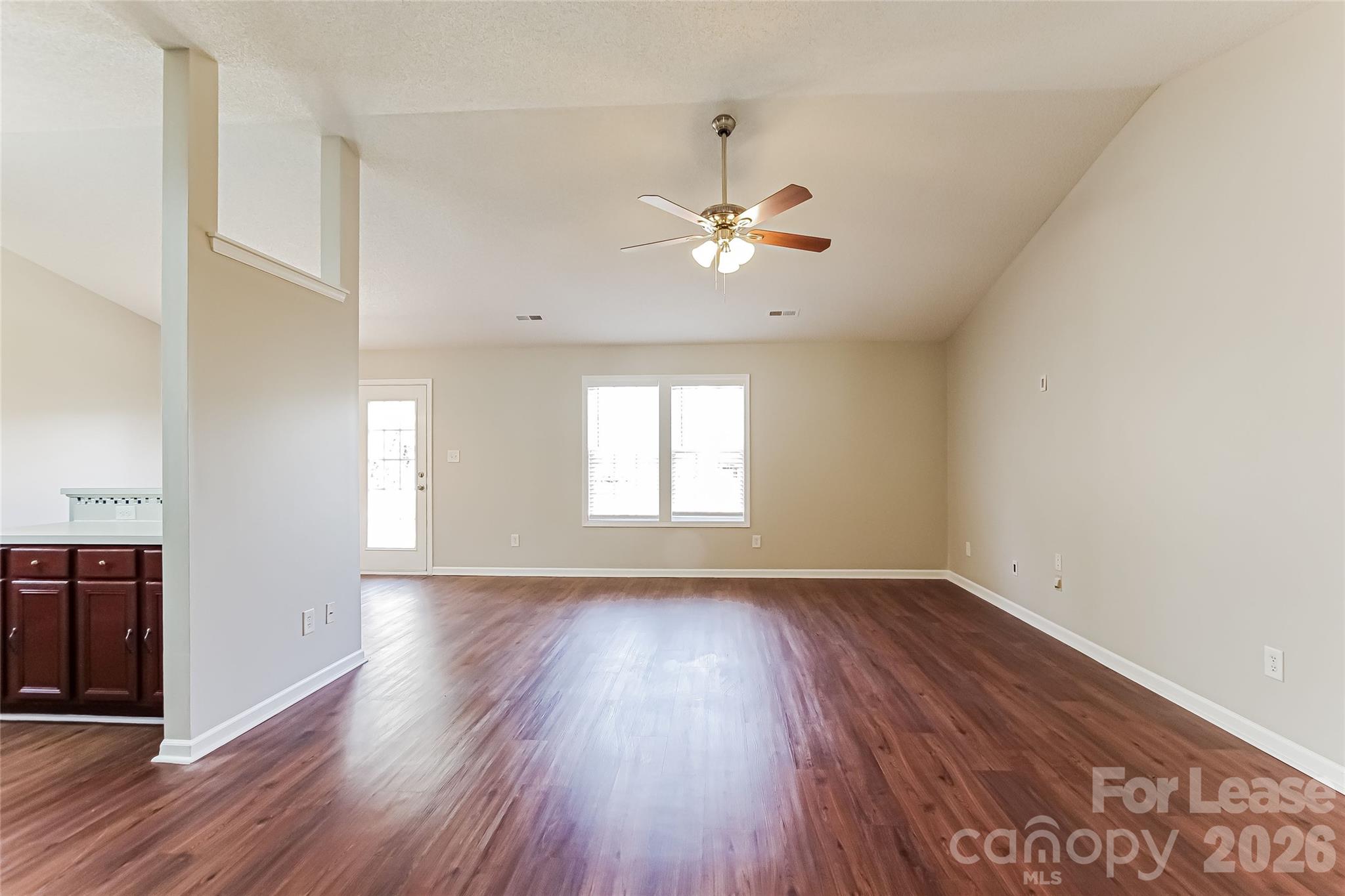1012 Missouri River Lane Property Photo 6