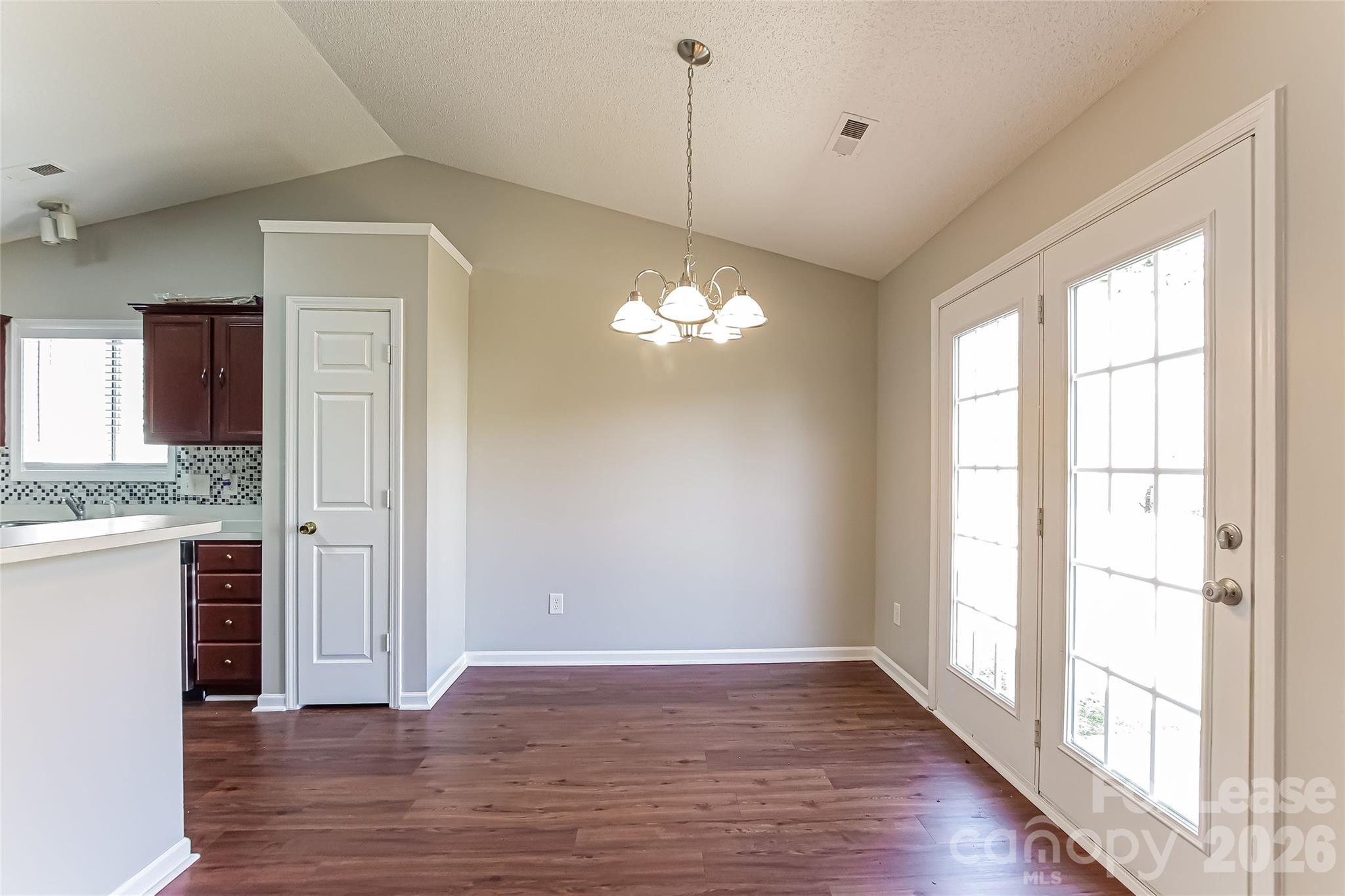 1012 Missouri River Lane Property Photo 7