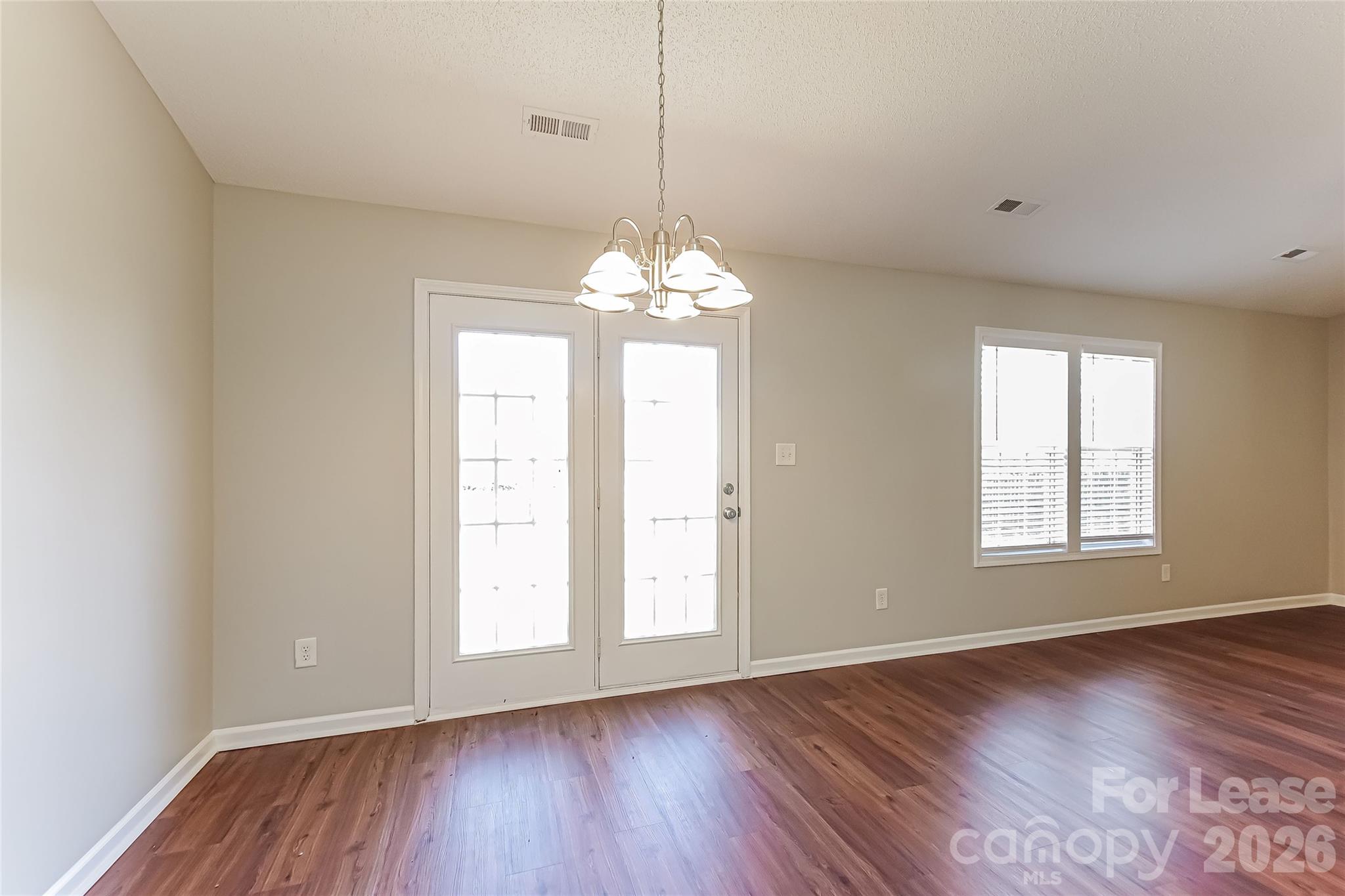 1012 Missouri River Lane Property Photo 8