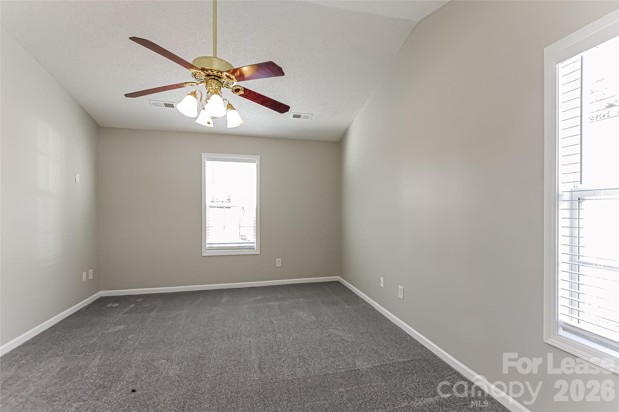 1012 Missouri River Lane Property Photo 9