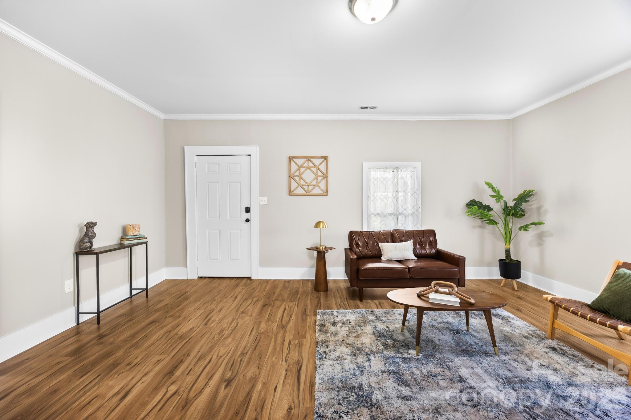 804 Jackson Street Property Photo 6