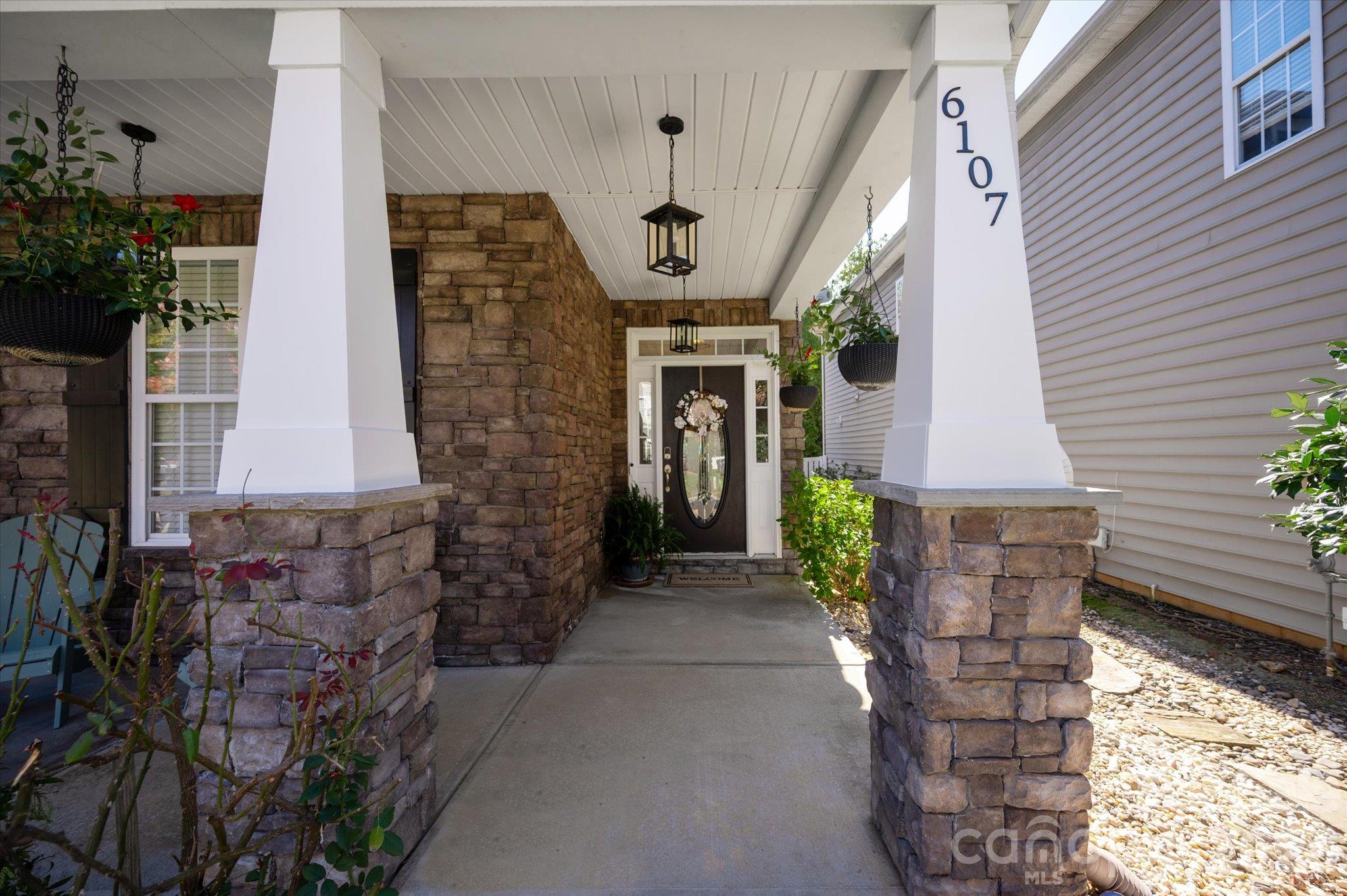 6107 Cactus Valley Road Property Photo 2