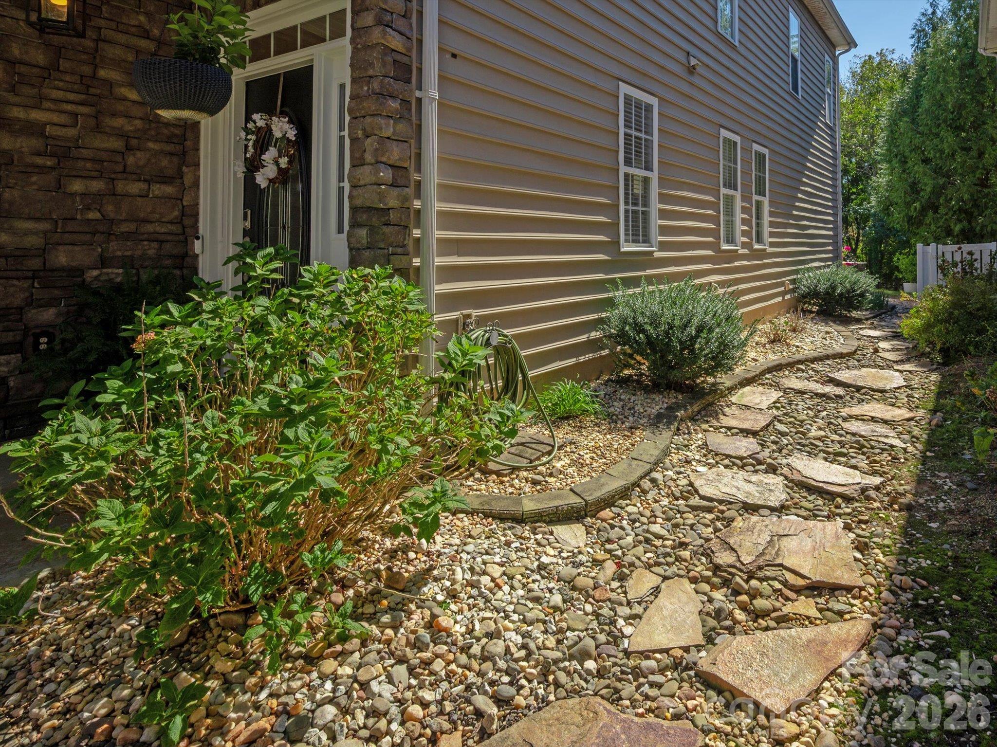 6107 Cactus Valley Road Property Photo 3
