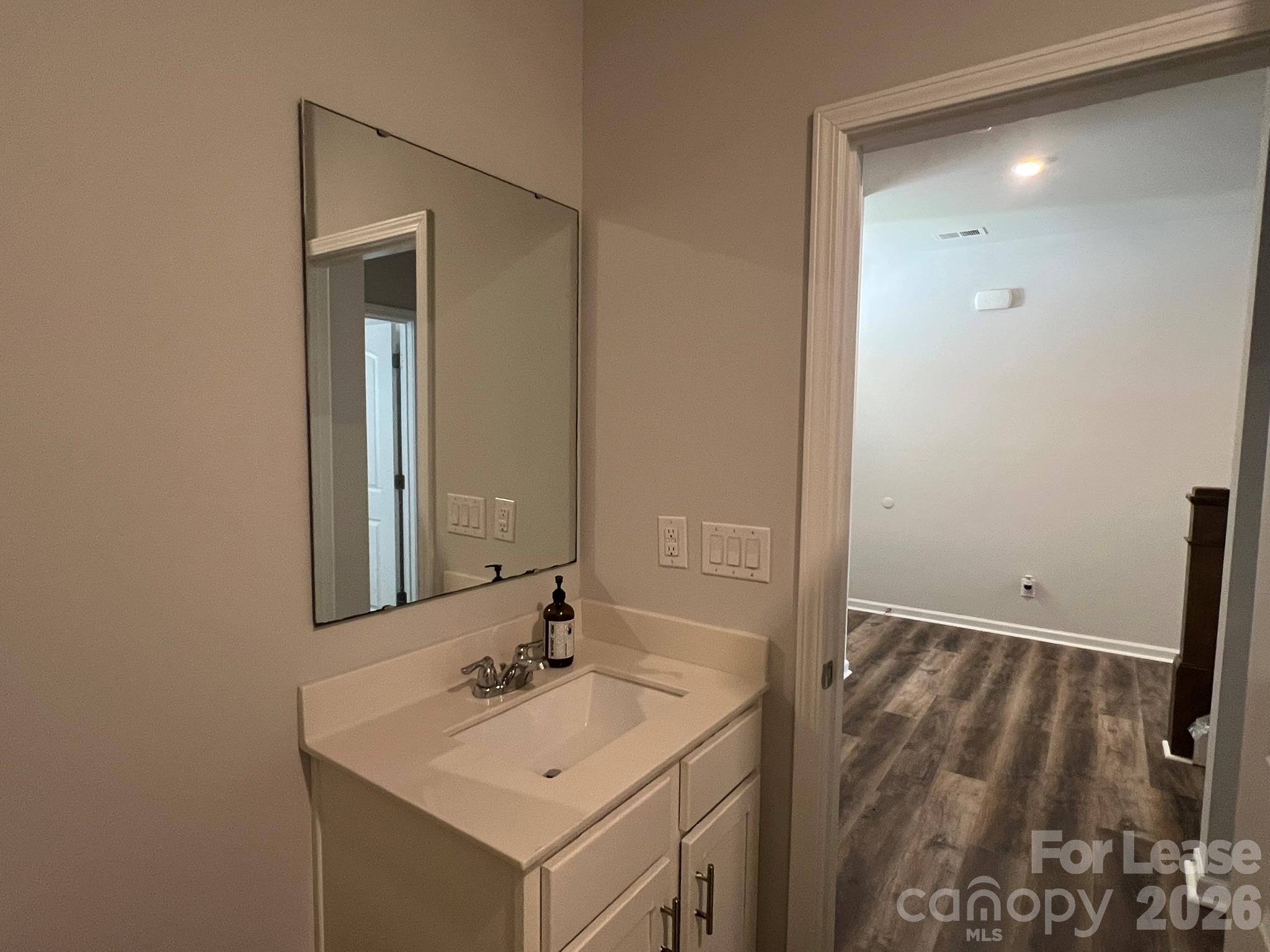 621 High Hill Drive Property Photo 8