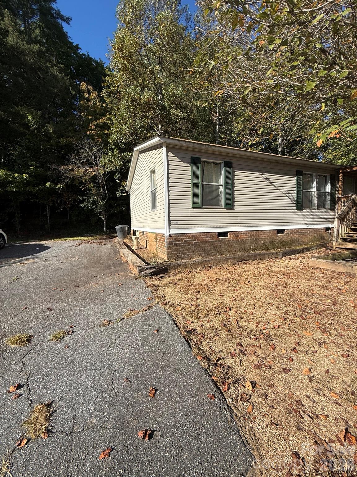 1516 Abington Road Property Photo 2