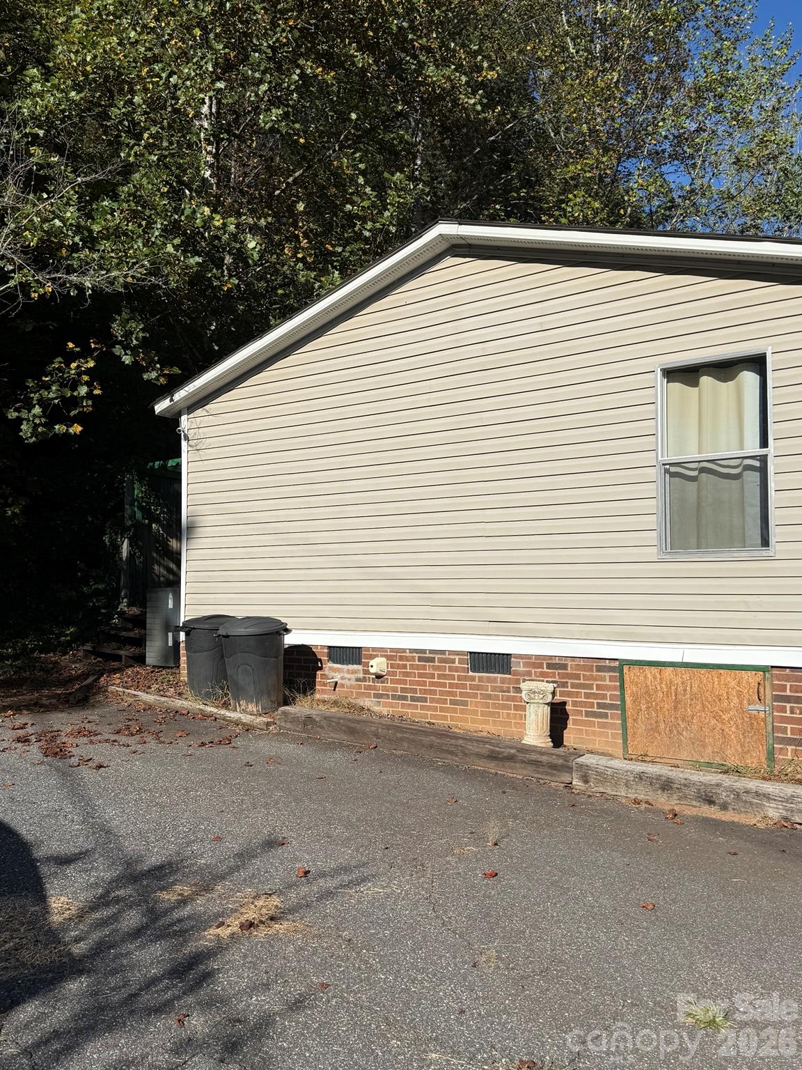 1516 Abington Road Property Photo 4