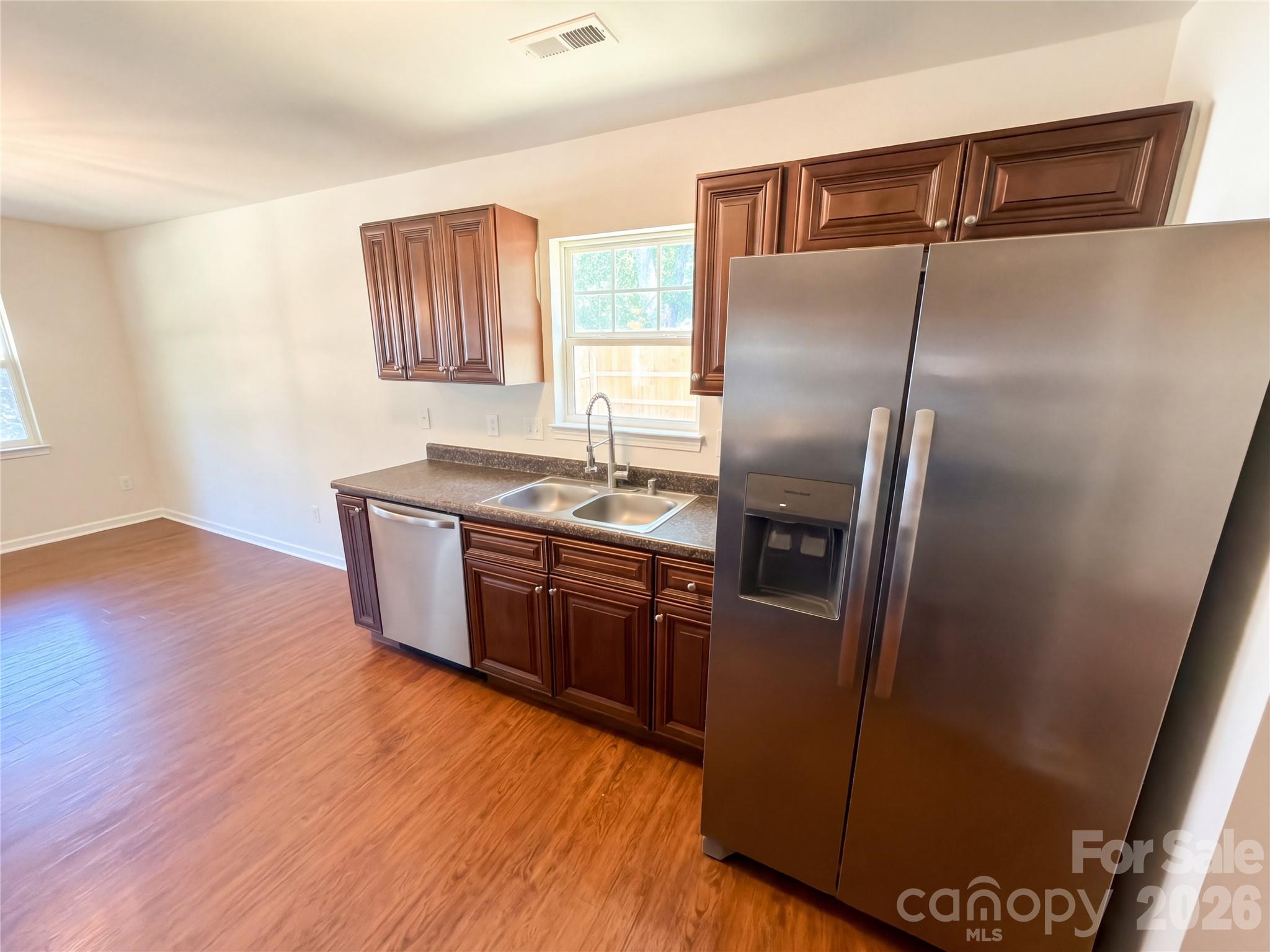 413 Greenwood Drive Property Photo 4
