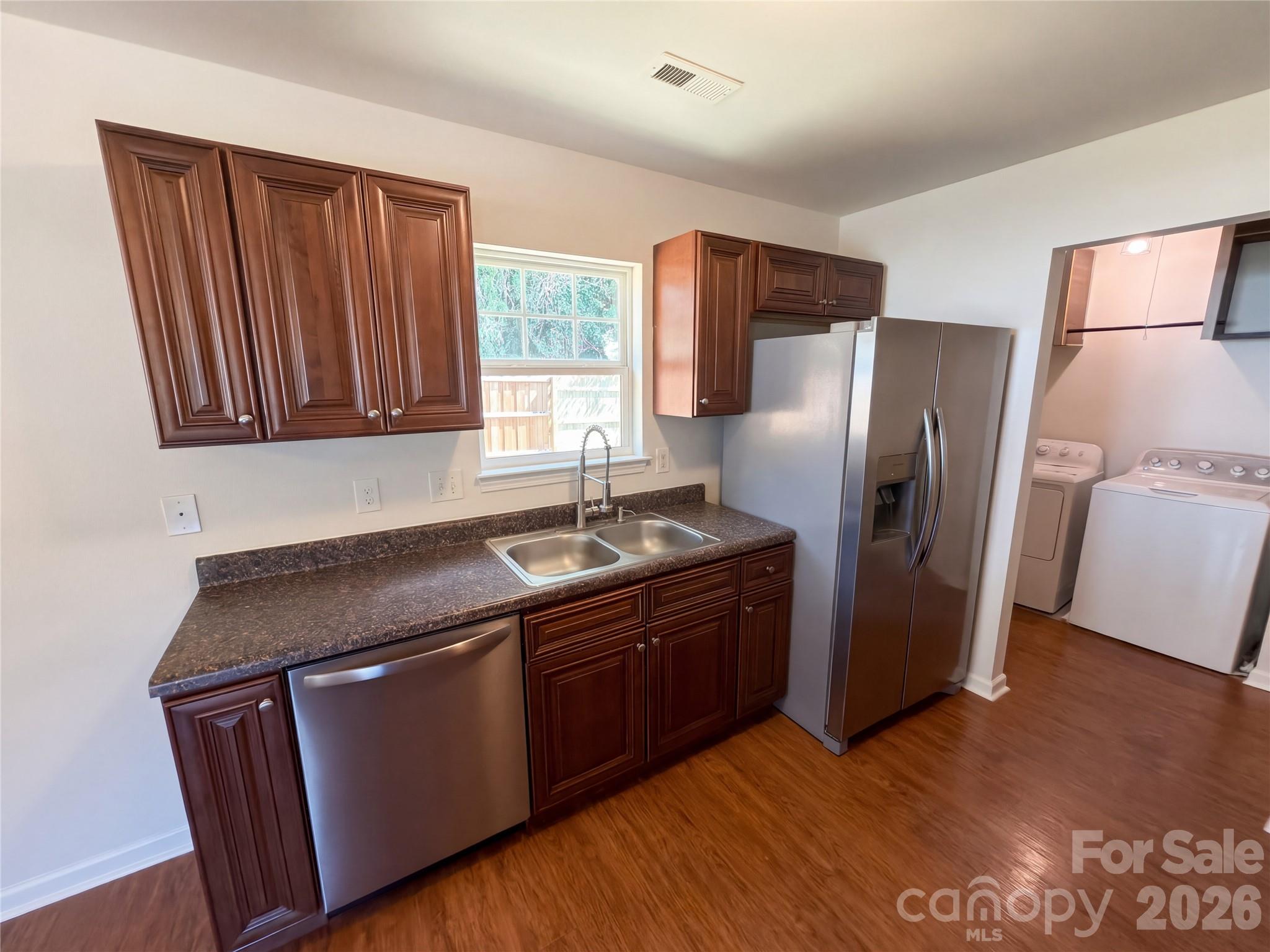 413 Greenwood Drive Property Photo 5