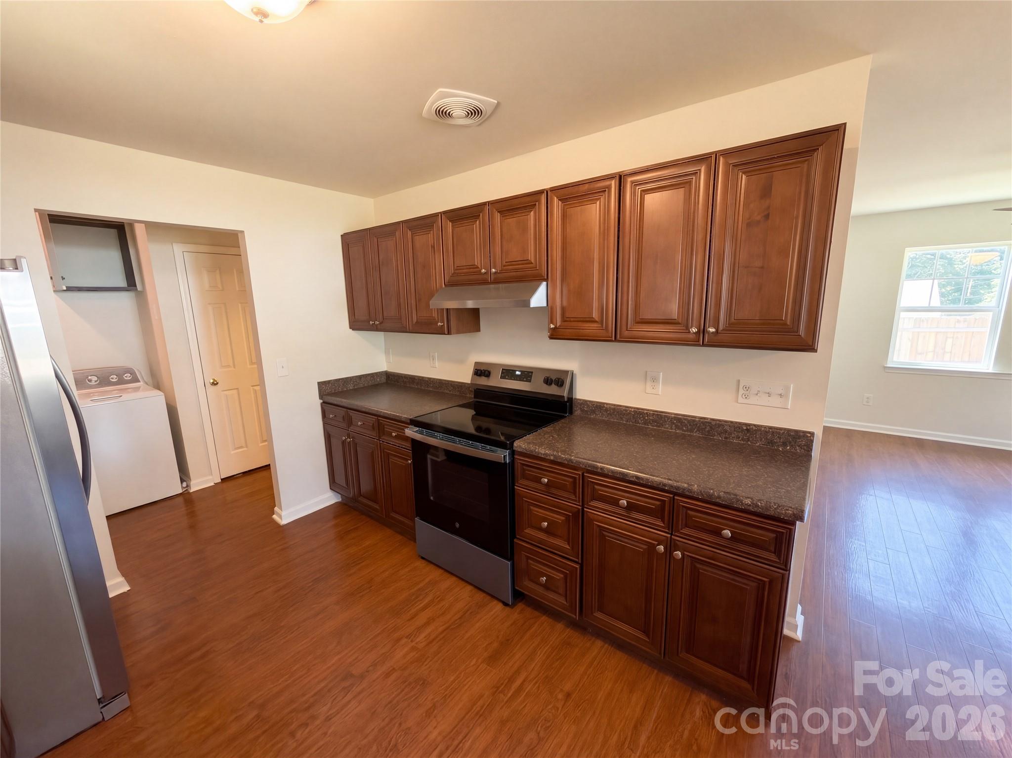 413 Greenwood Drive Property Photo 6