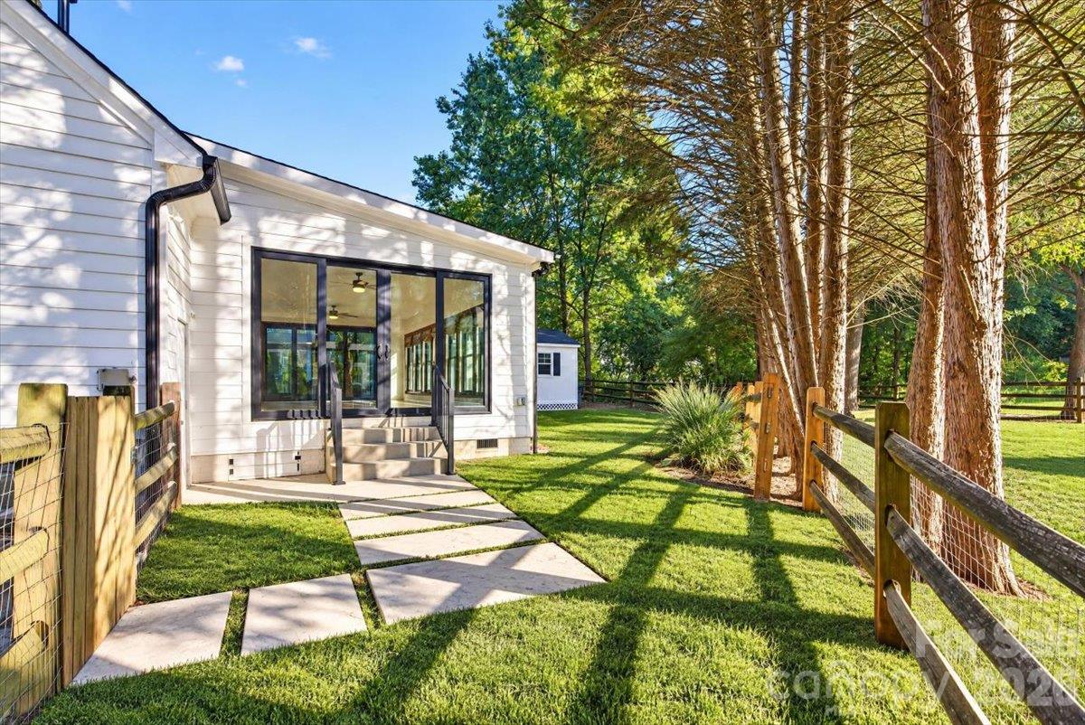 12328 Sparkling Way Property Photo 34