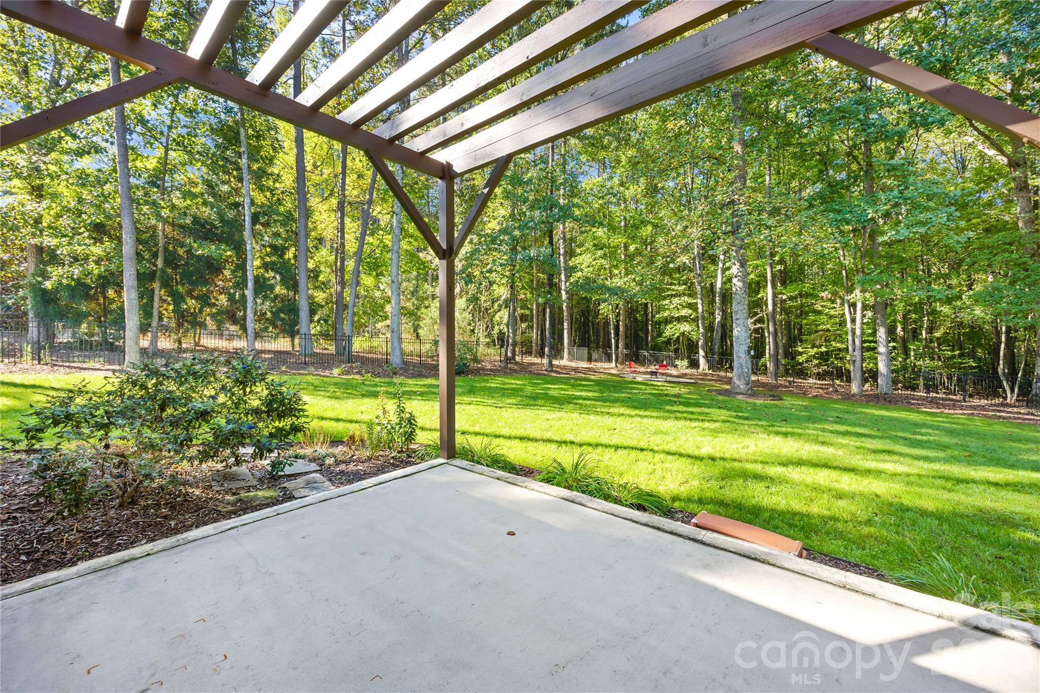 4587 Sawgrass Court Property Photo 13