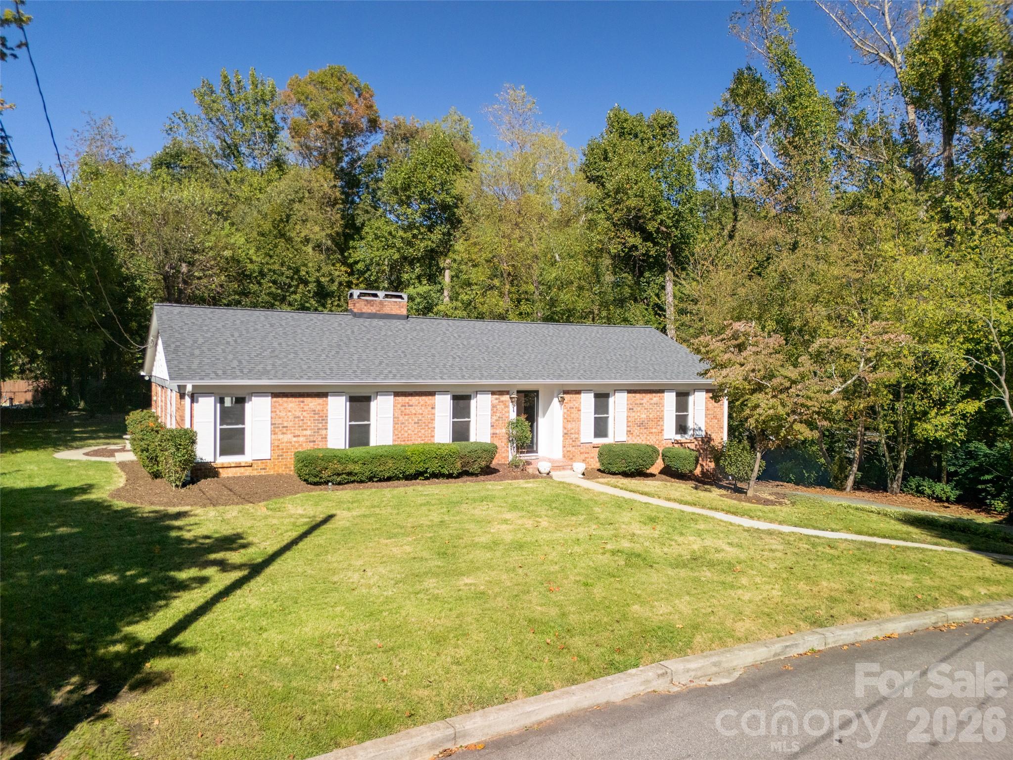 6 Crestwood Lane Property Photo 1