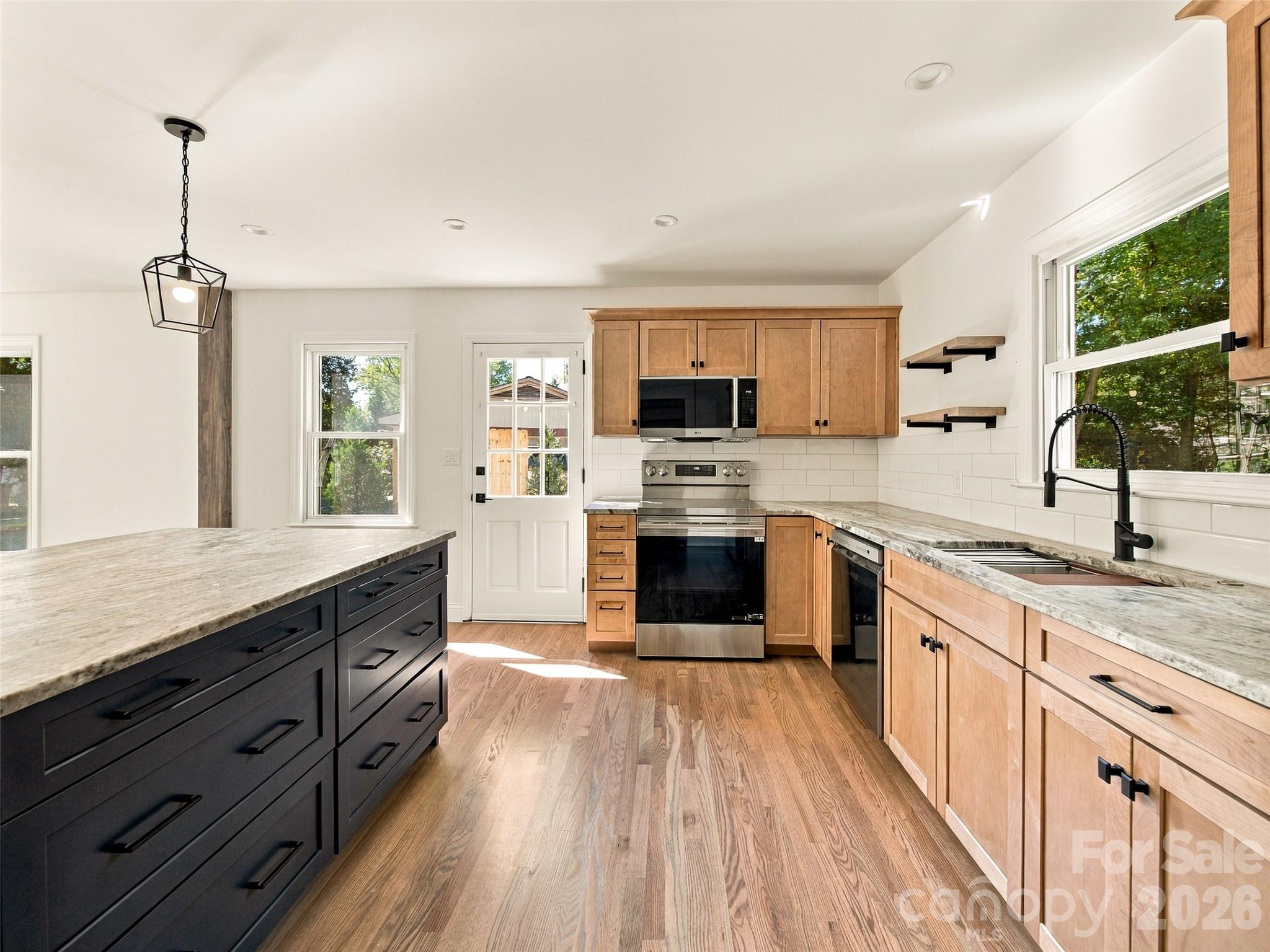 6 Crestwood Lane Property Photo 8