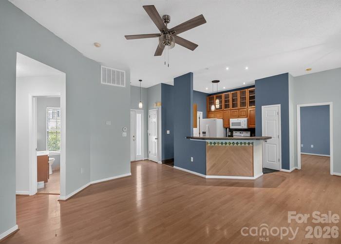 1021 Stinson Glen Lane Property Photo 4