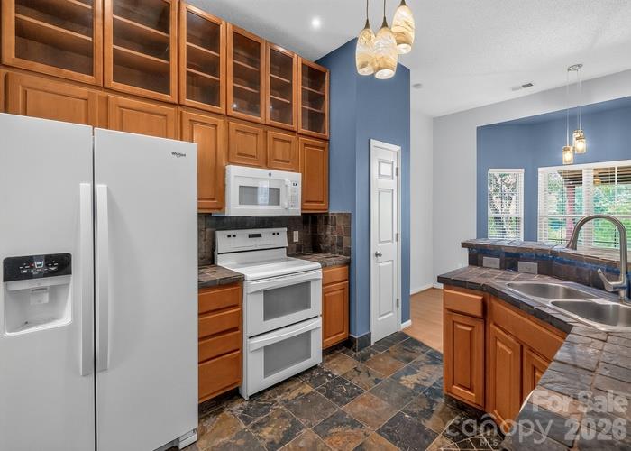 1021 Stinson Glen Lane Property Photo 7