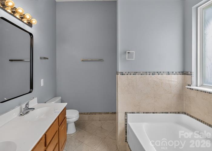 1021 Stinson Glen Lane Property Photo 19