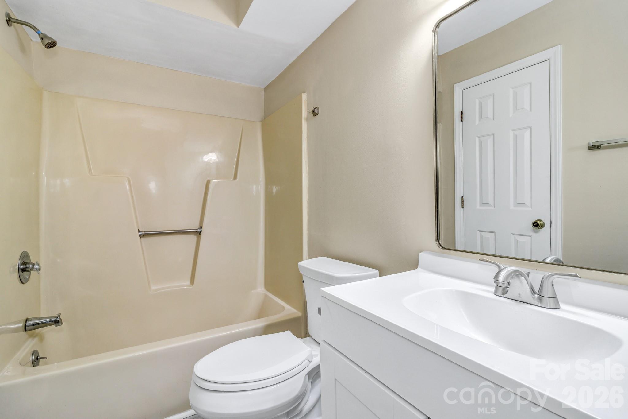 110 Heywood Road 11a Property Photo 13