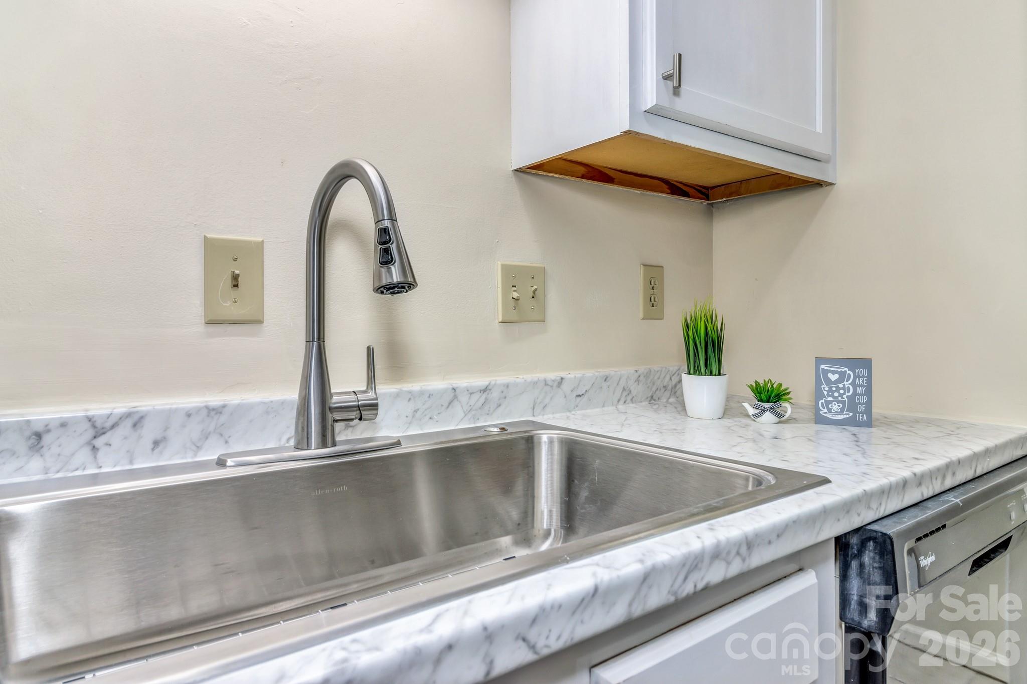 110 Heywood Road 11a Property Photo 18