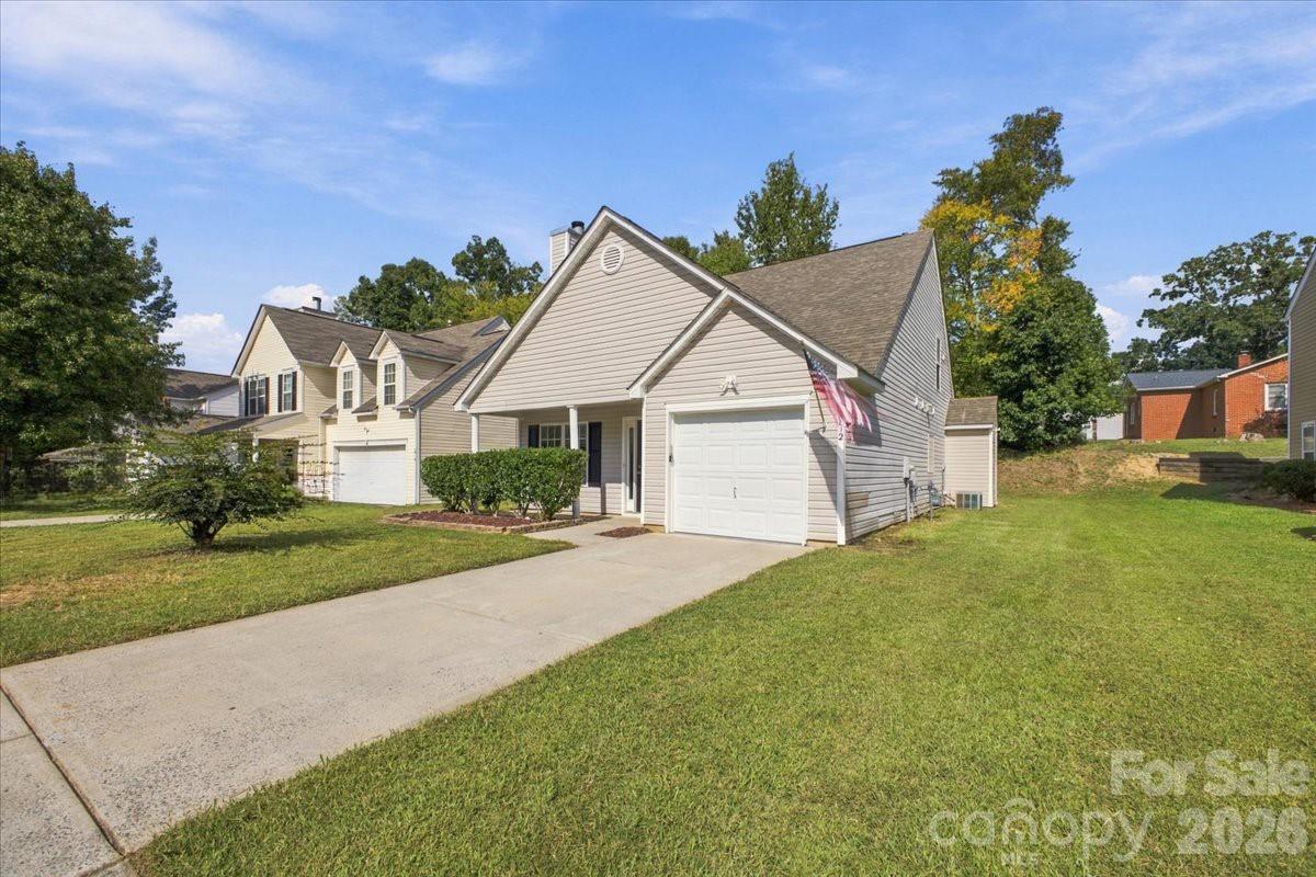 7812 Montbrook Drive Property Photo 2