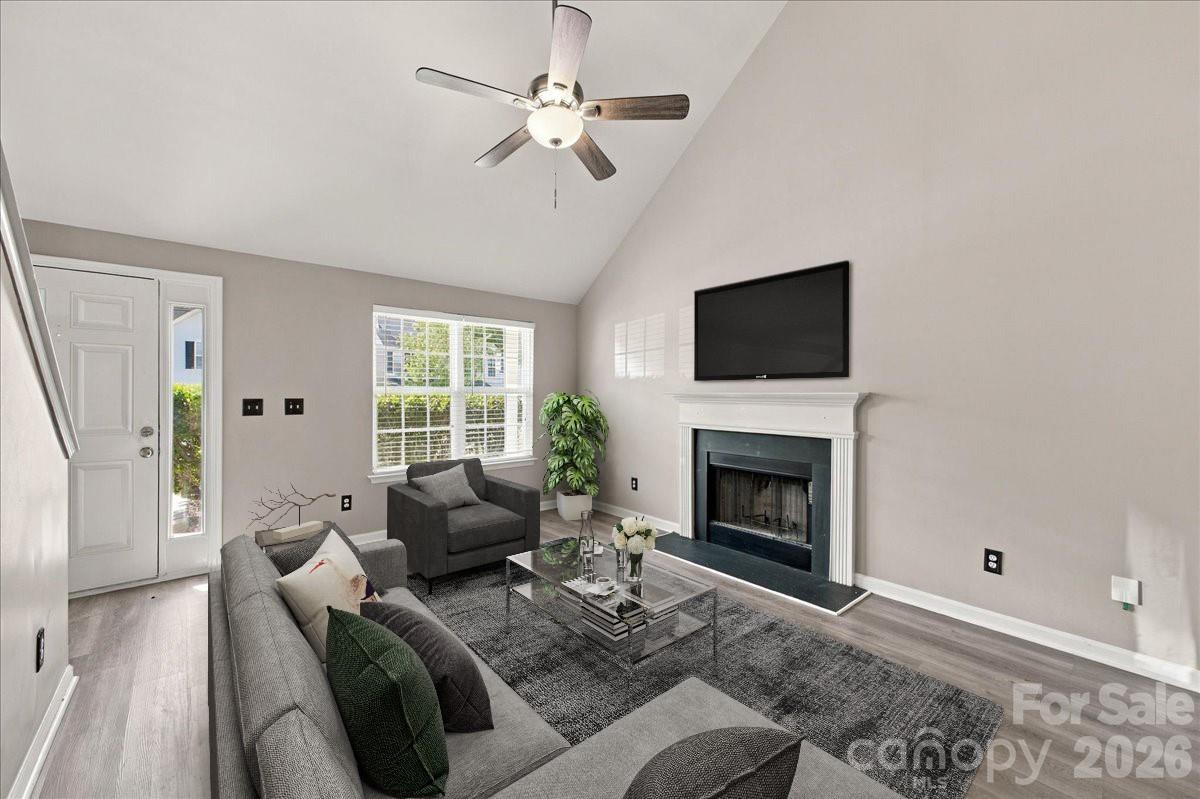 7812 Montbrook Drive Property Photo 4