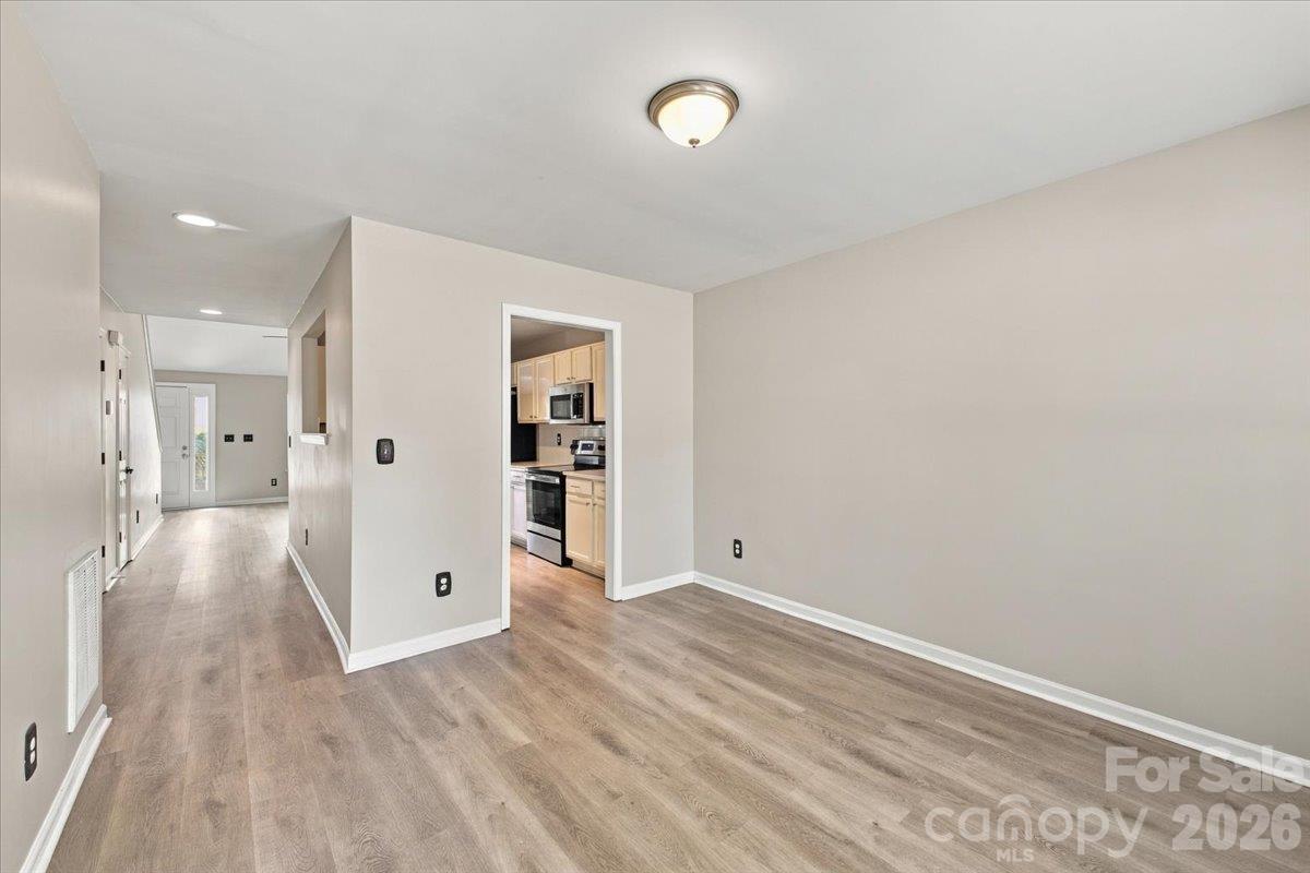 7812 Montbrook Drive Property Photo 13
