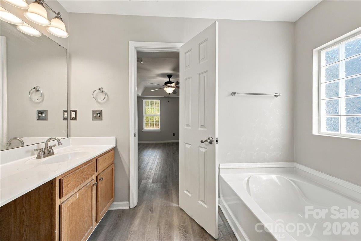 7812 Montbrook Drive Property Photo 18