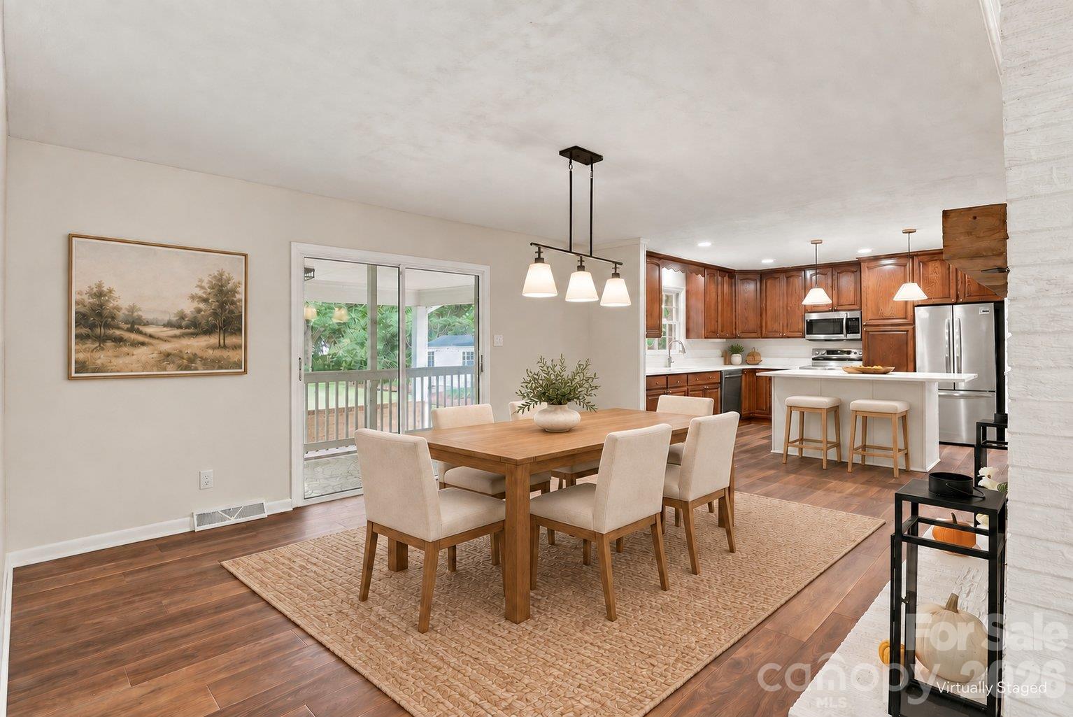 605 Roberts Street Property Photo 4