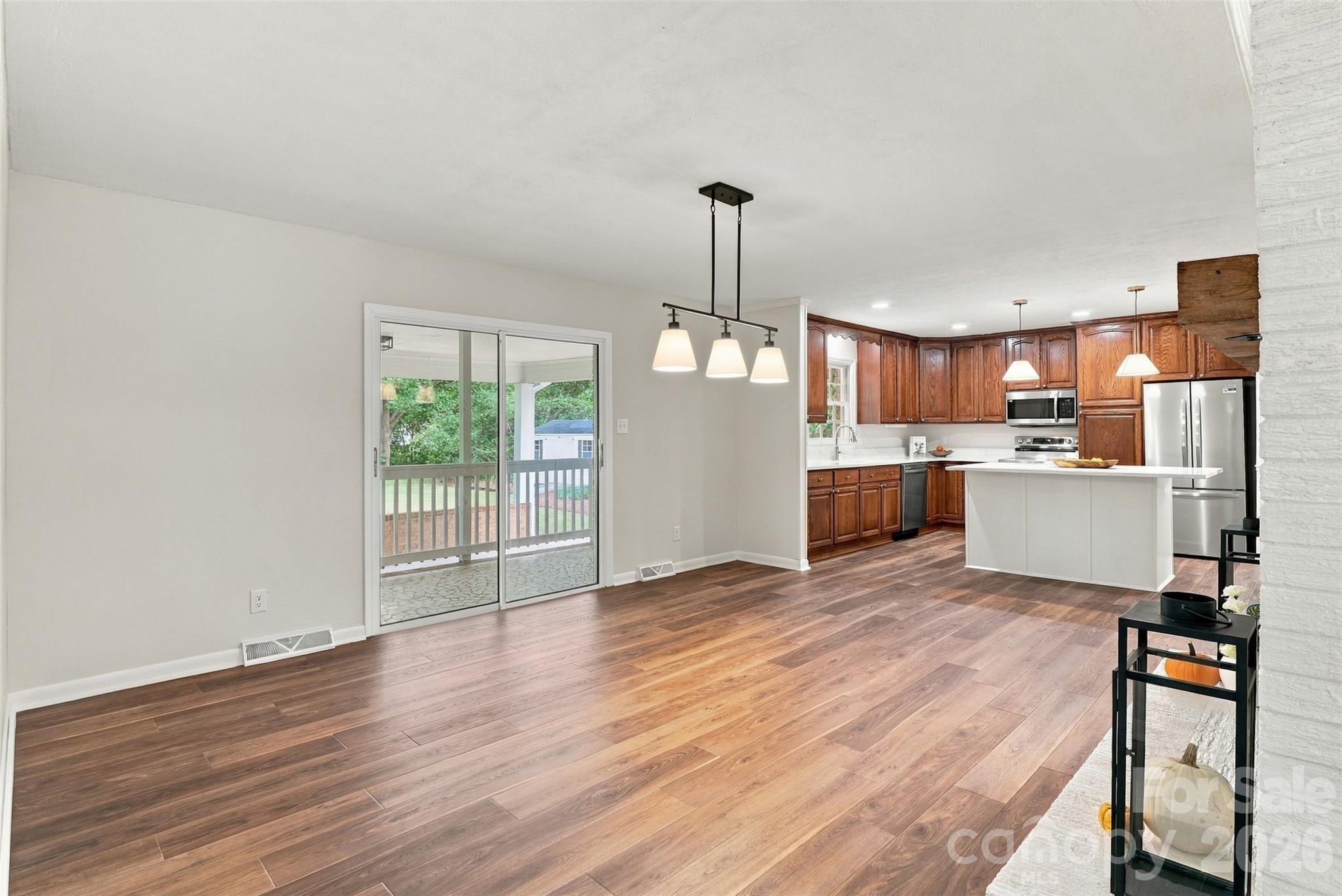 605 Roberts Street Property Photo 5