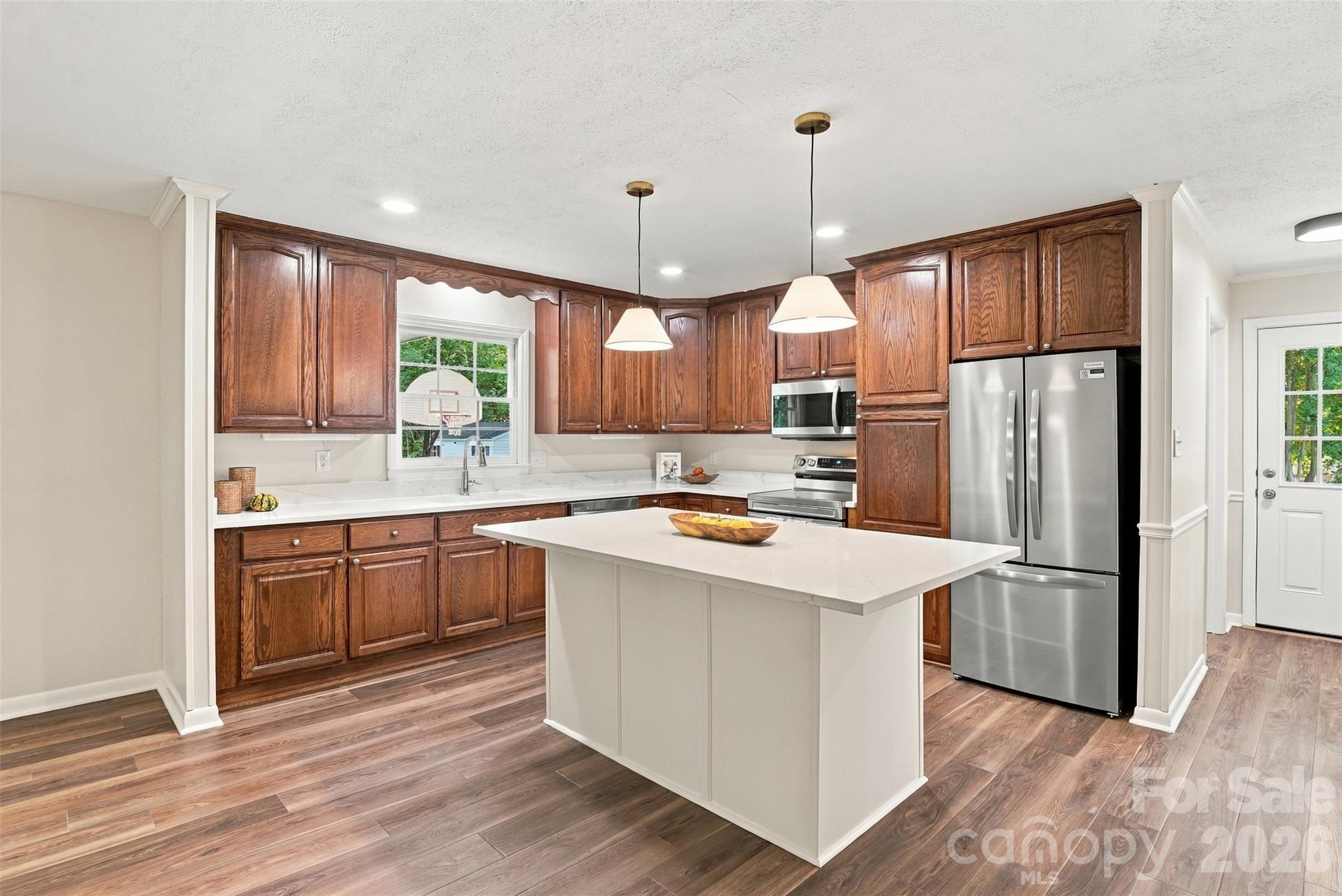 605 Roberts Street Property Photo 6