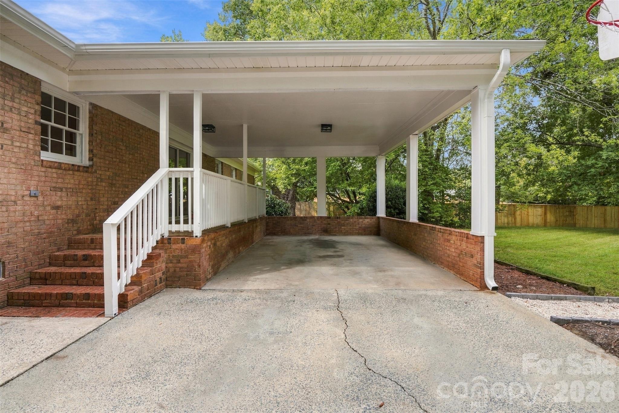 605 Roberts Street Property Photo 25
