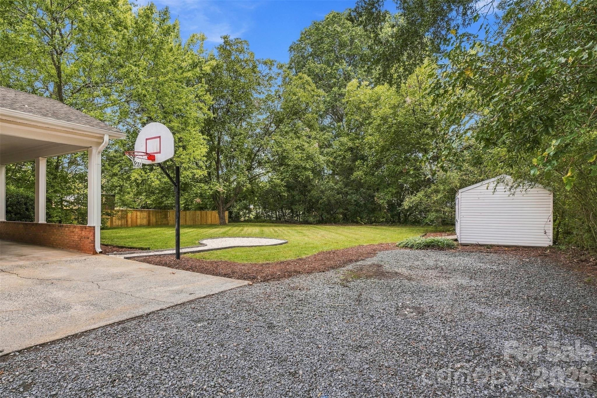 605 Roberts Street Property Photo 26