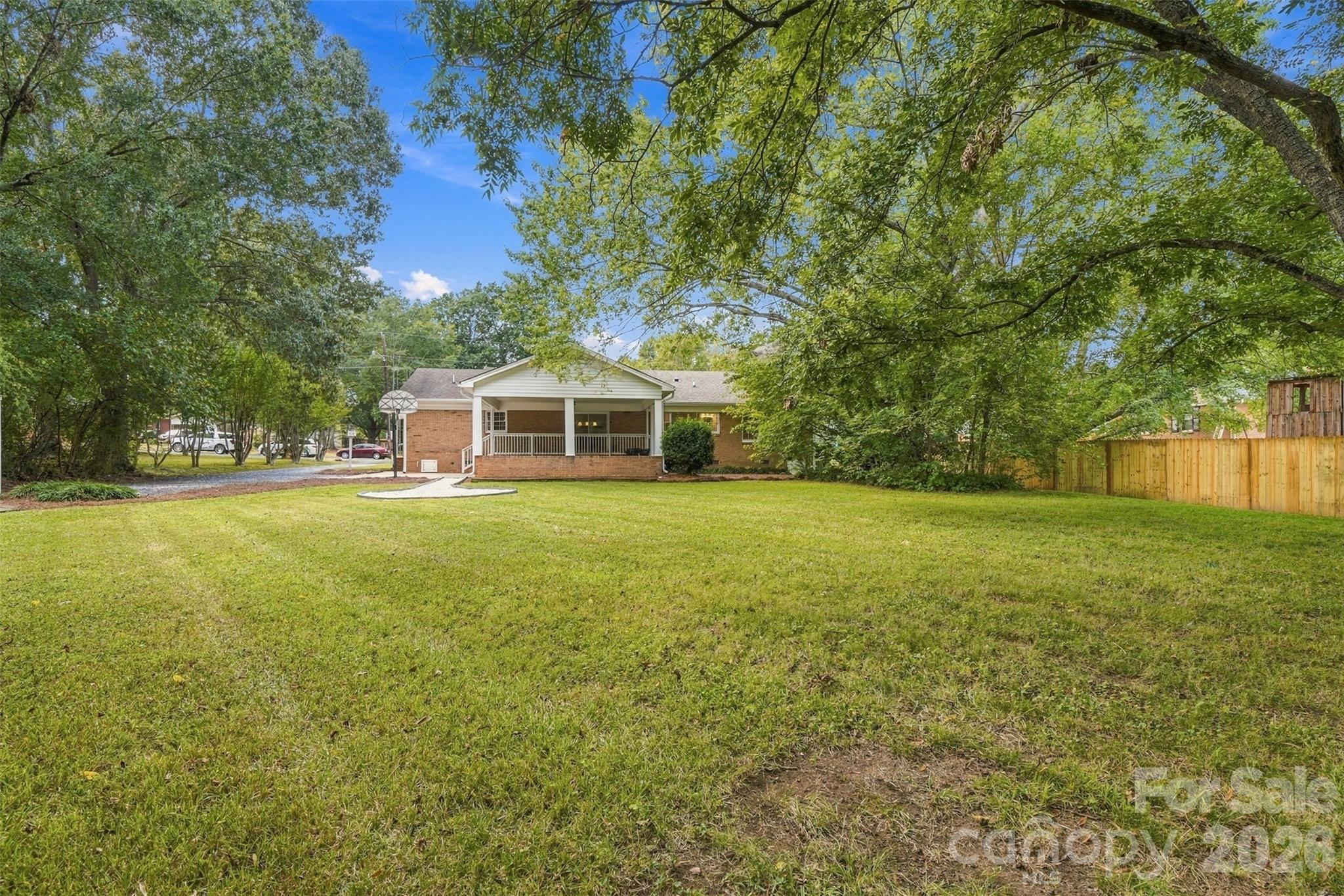 605 Roberts Street Property Photo 27