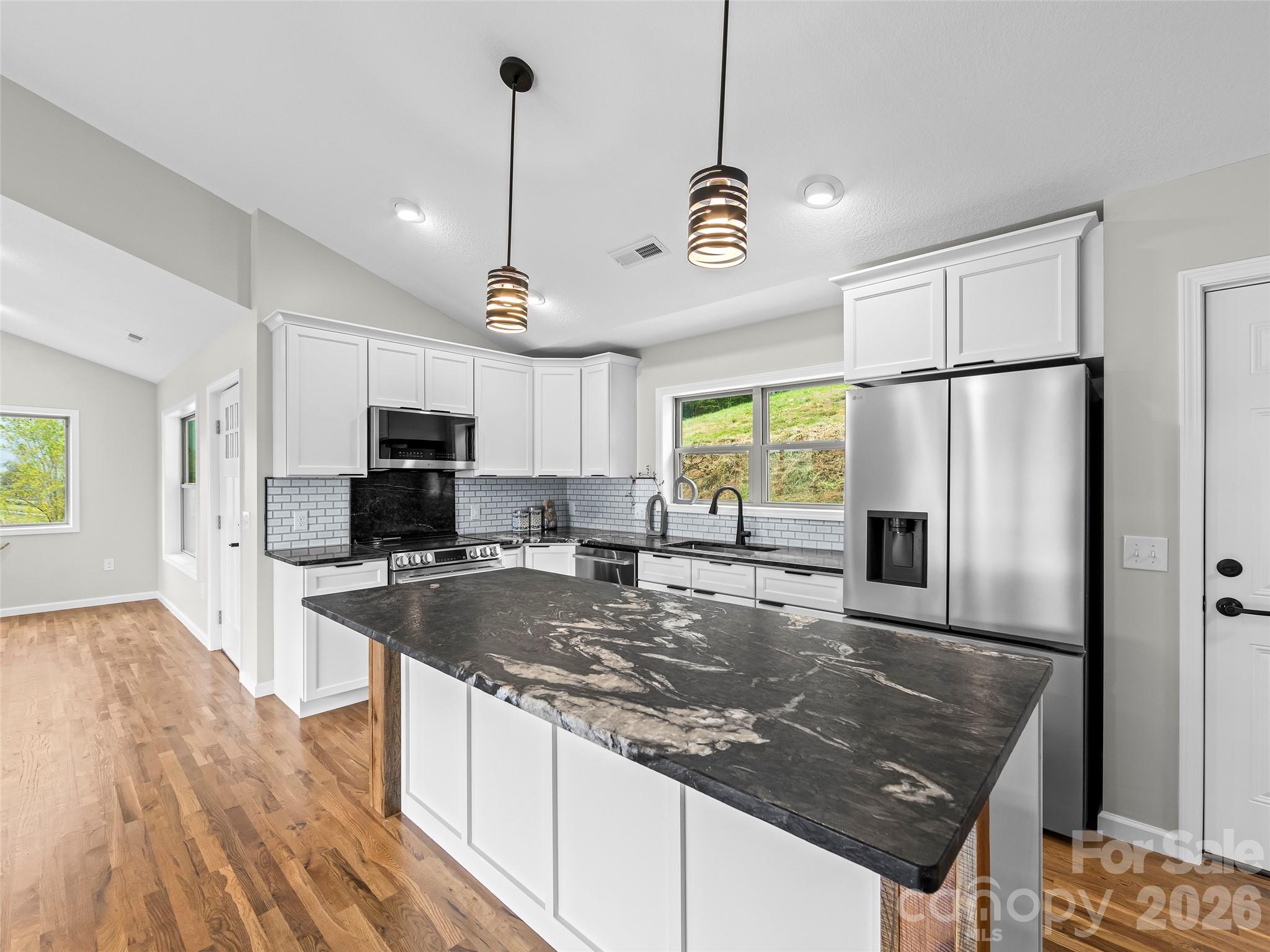 210 Aster Ridge Drive Property Photo 12