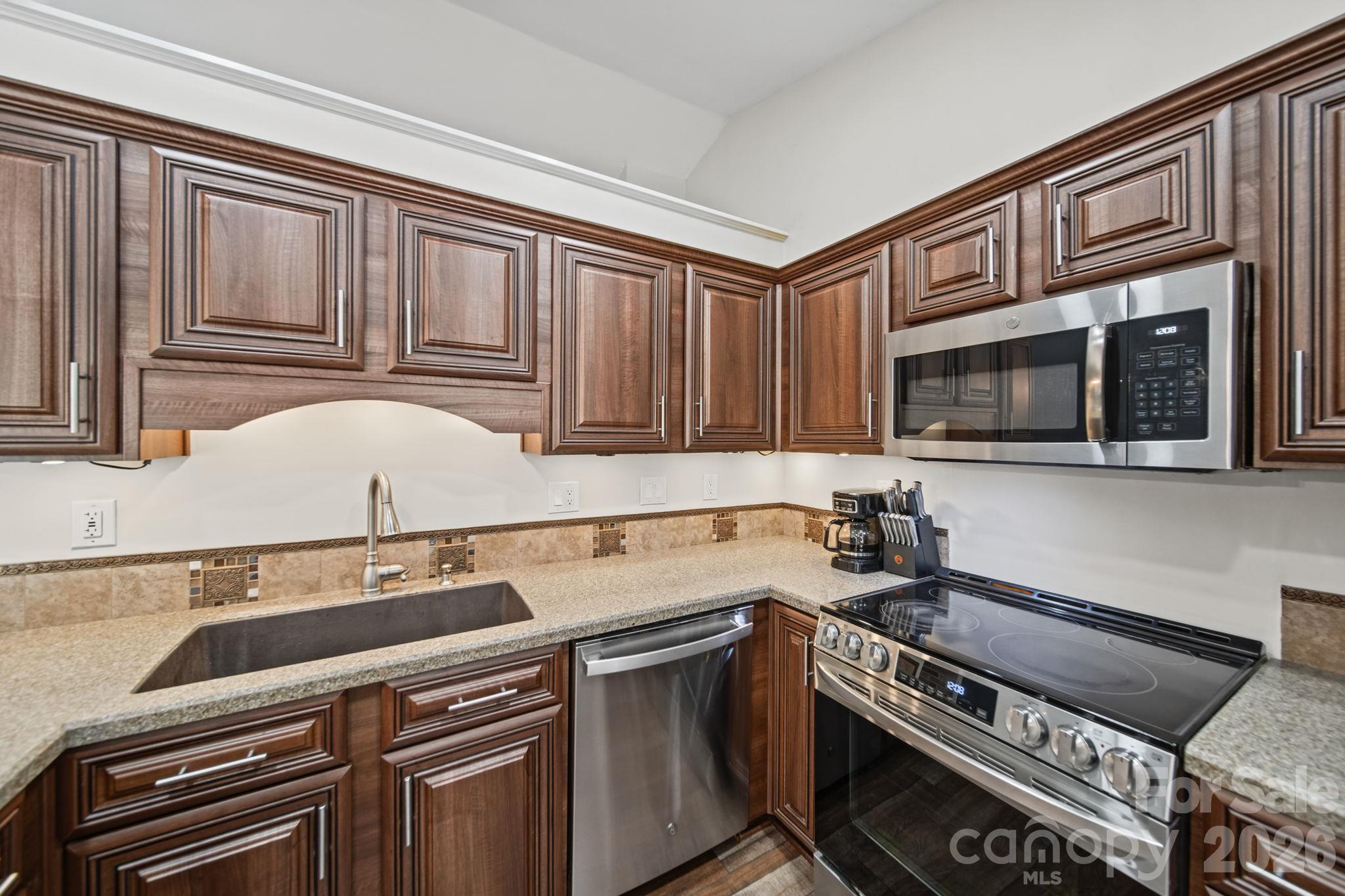 4708 Asbury Road 16 Property Photo 15