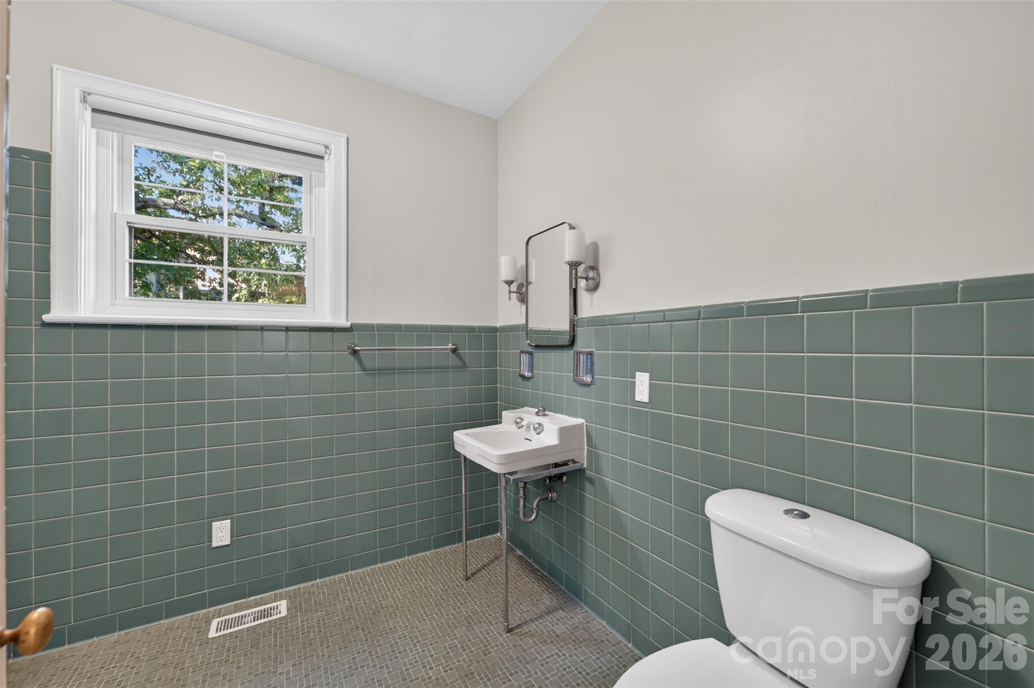 356 7th Avenue Property Photo 18
