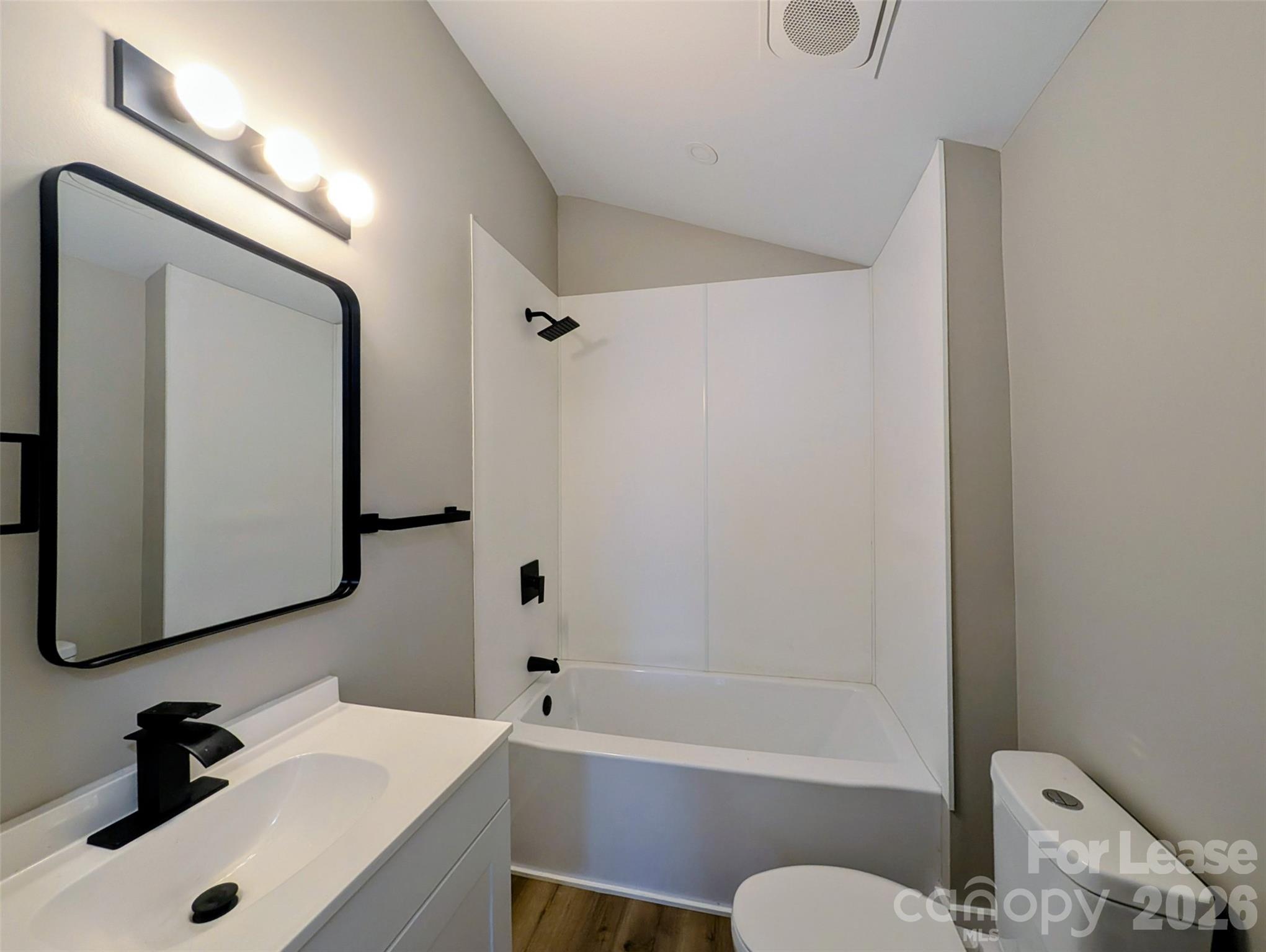 635 S Grove Street Property Photo 7