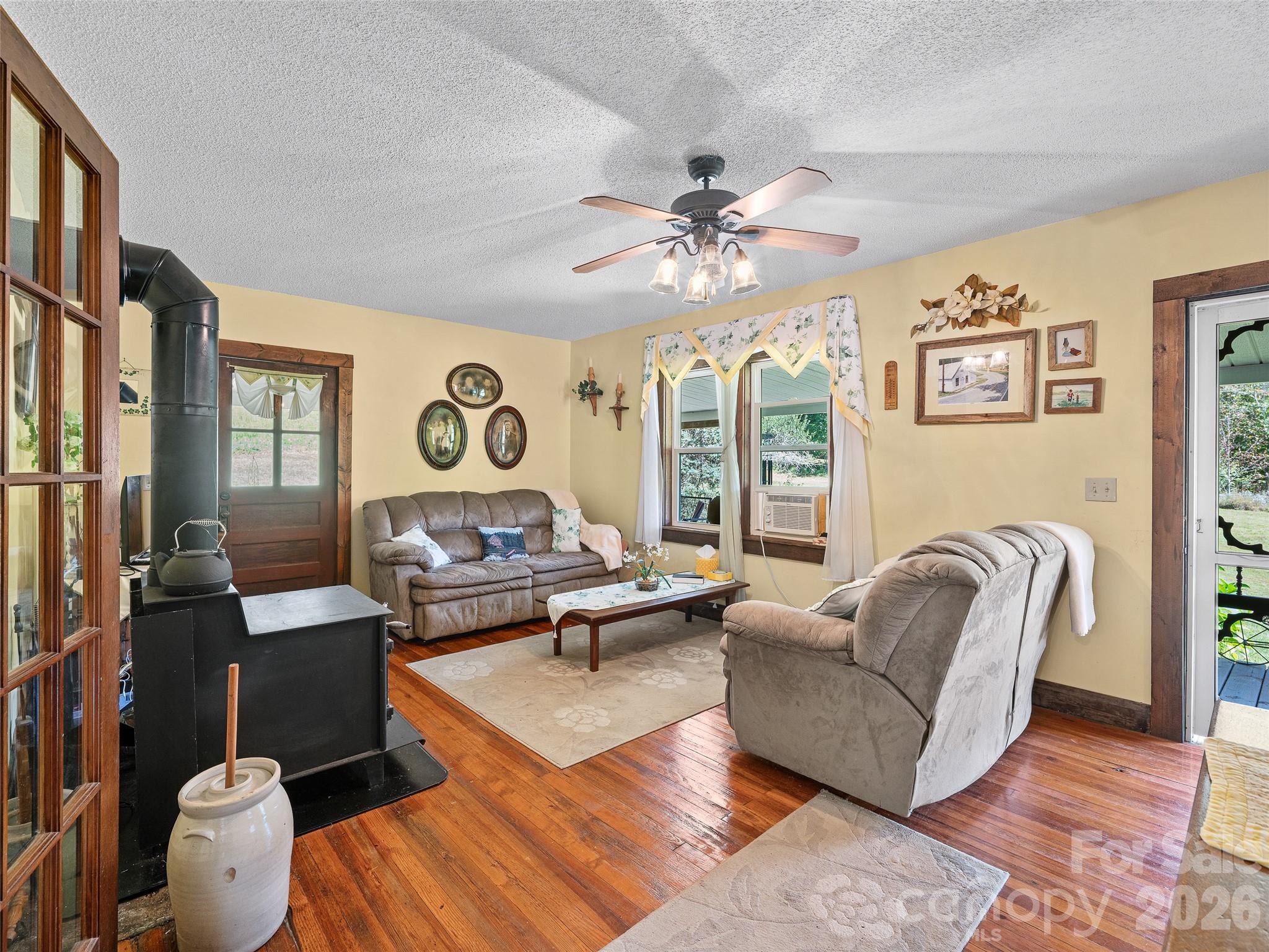 163 Cub Howell Road Property Photo 2