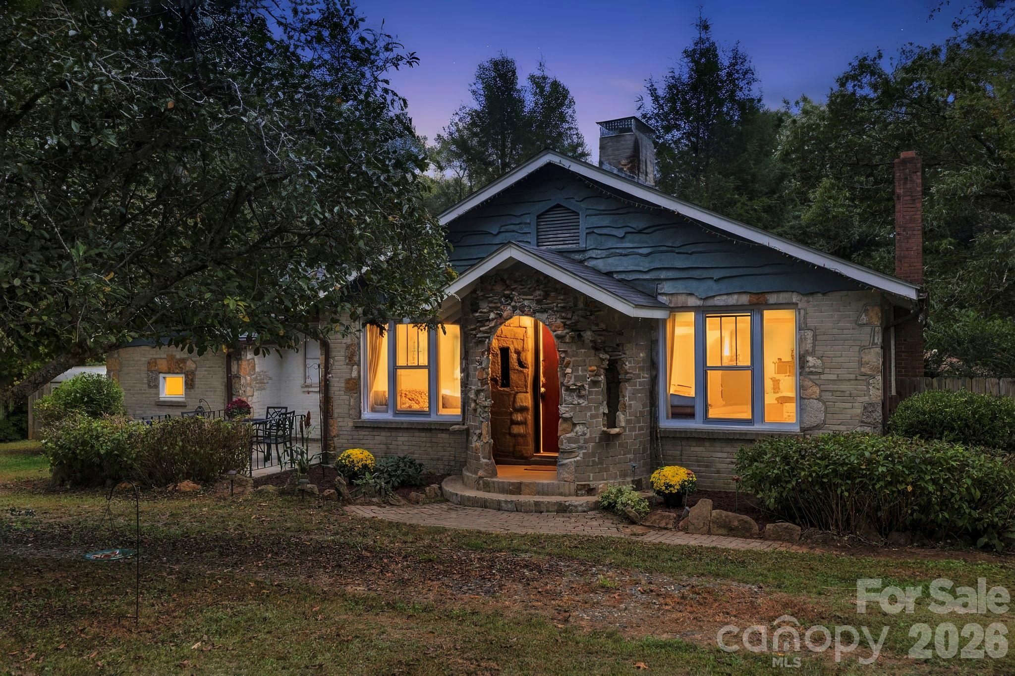 2004 Old South Carolina Avenue Property Photo 1