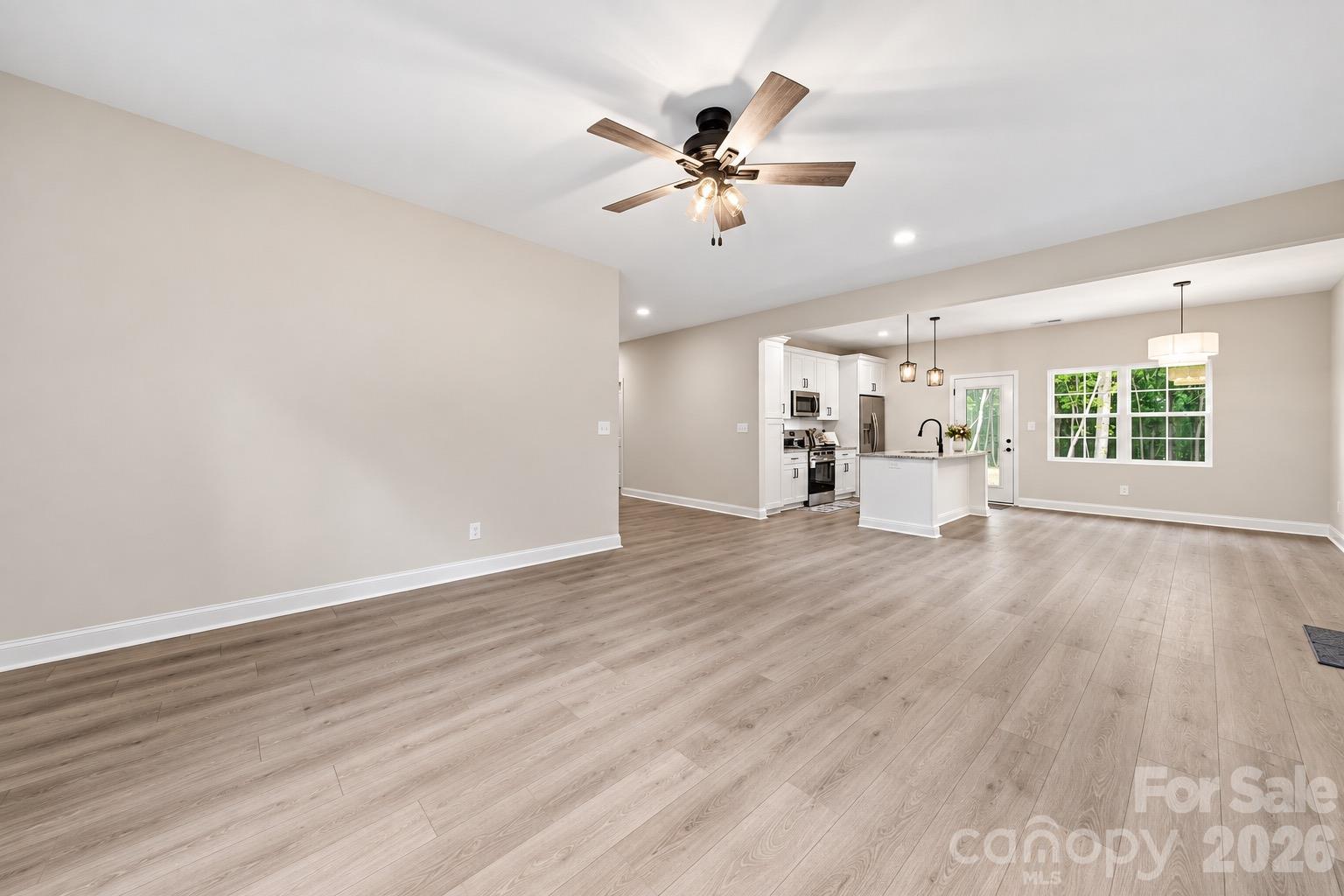 1725 White Store Road Property Photo 3