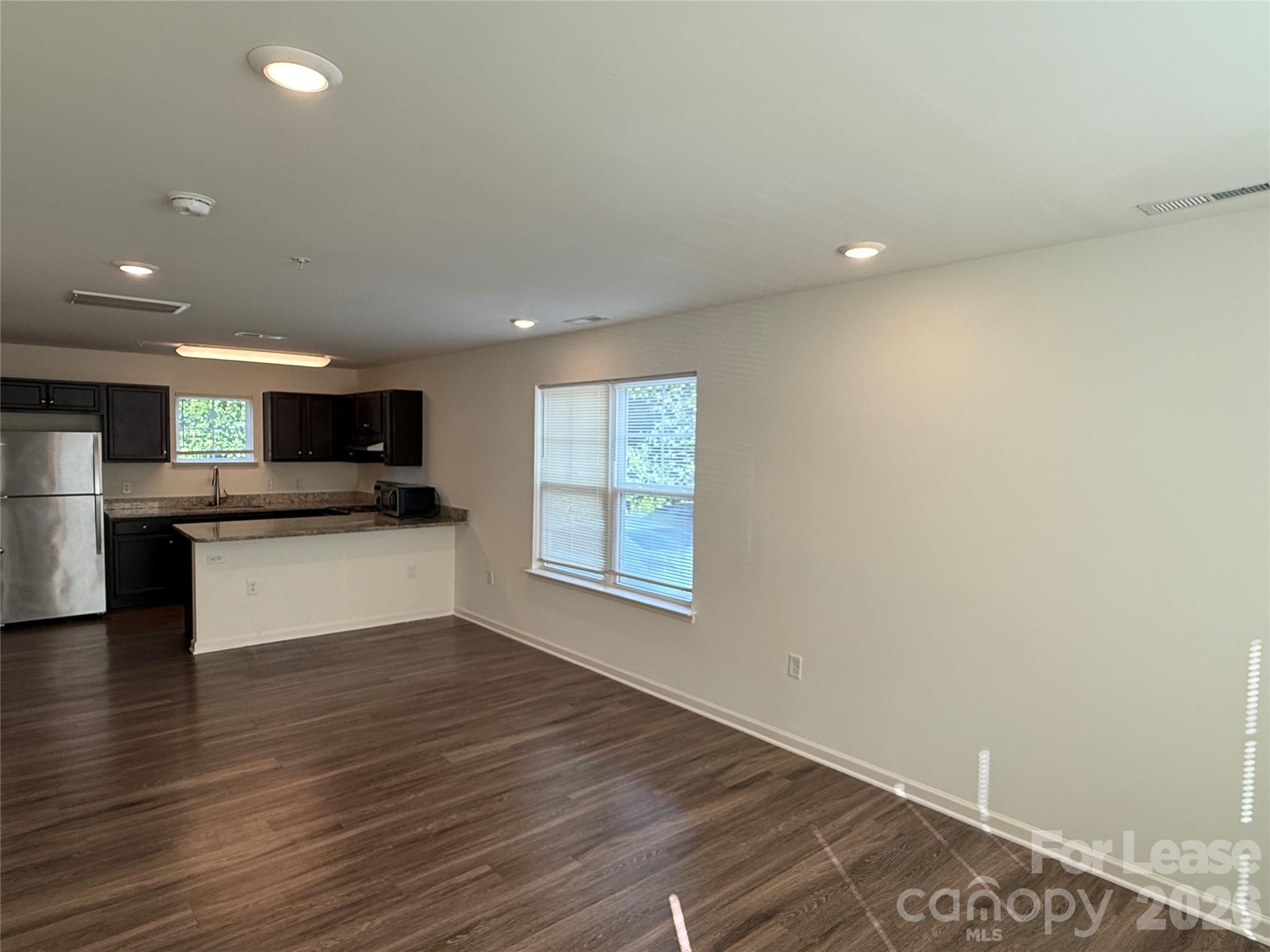 2029 Oakdale Road Z Property Photo 2