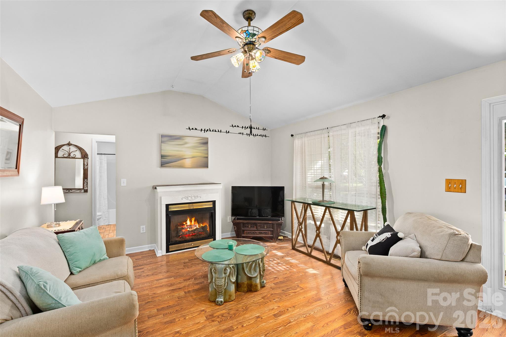4618 Hendrix Court Property Photo 4