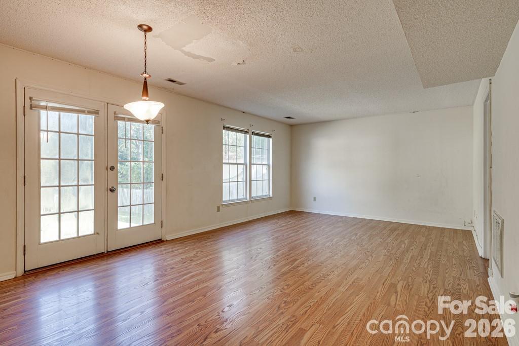 6844 Shiloh Ridge Lane Property Photo 4