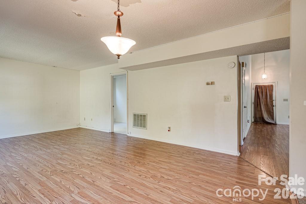 6844 Shiloh Ridge Lane Property Photo 5